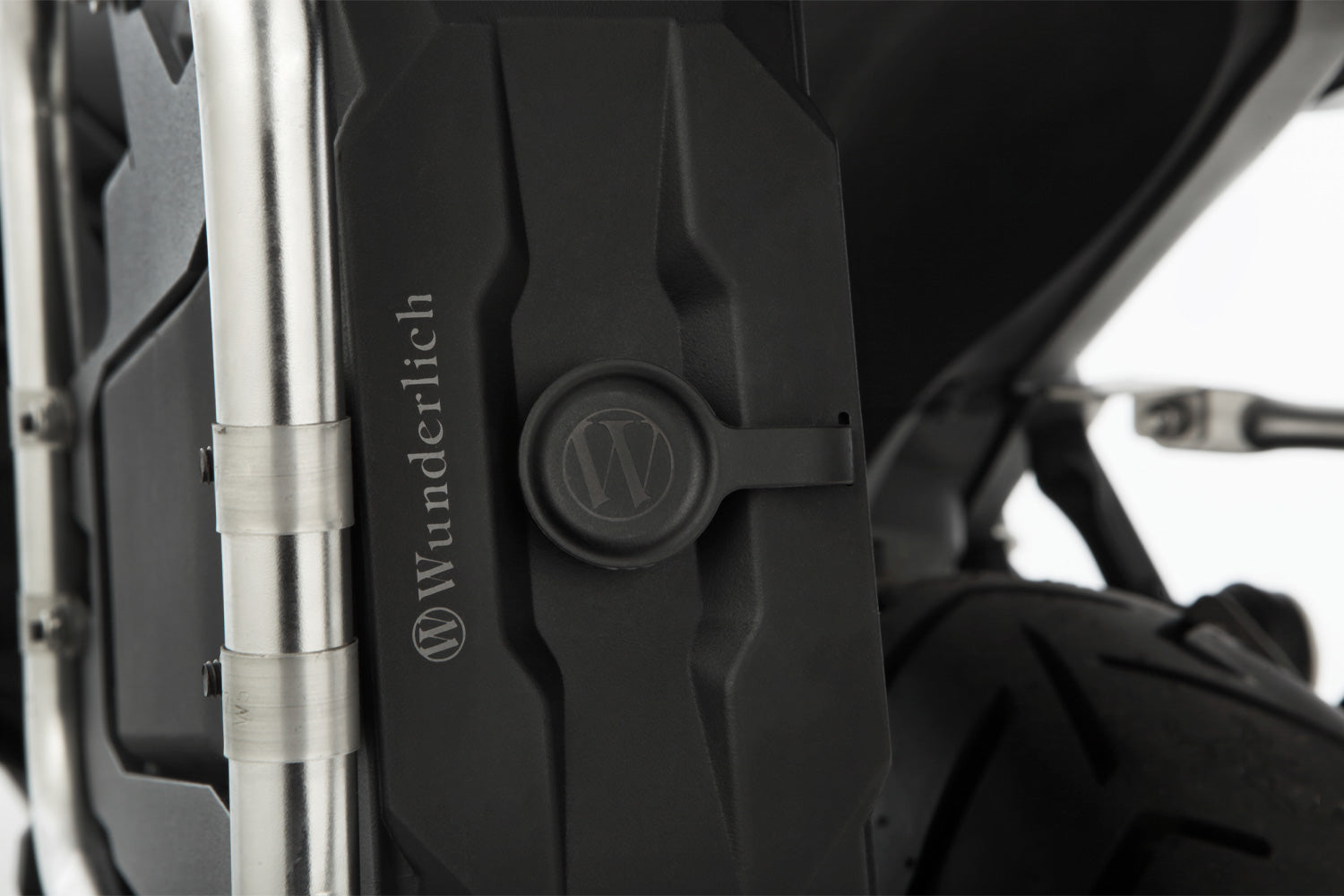 Waterproof toolbox including two keys ✔ Premium components ✔ Integrated design ➜ Order now