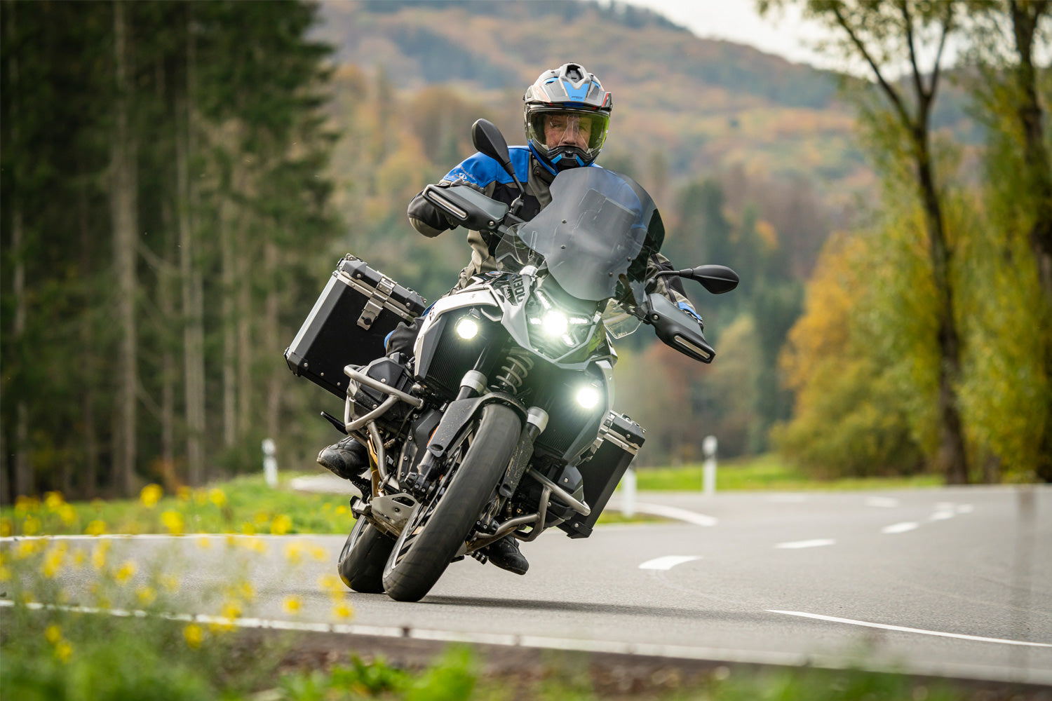 Wunderlich passenger footrest lowering kit R 1300 GS (Adventure) - complete your BMW ✔ Premium components ✔ Integrated design ➜ Order now