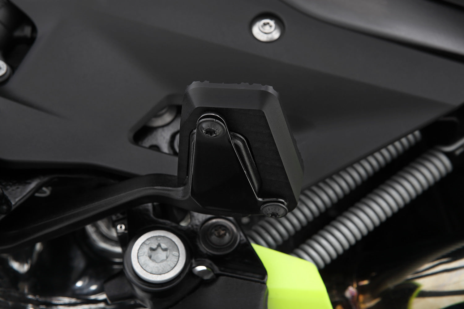 Wunderlich brake lever extension R 1300 GS - complete your BMW ✔ Premium components ✔ Integrated design ➜ Order now