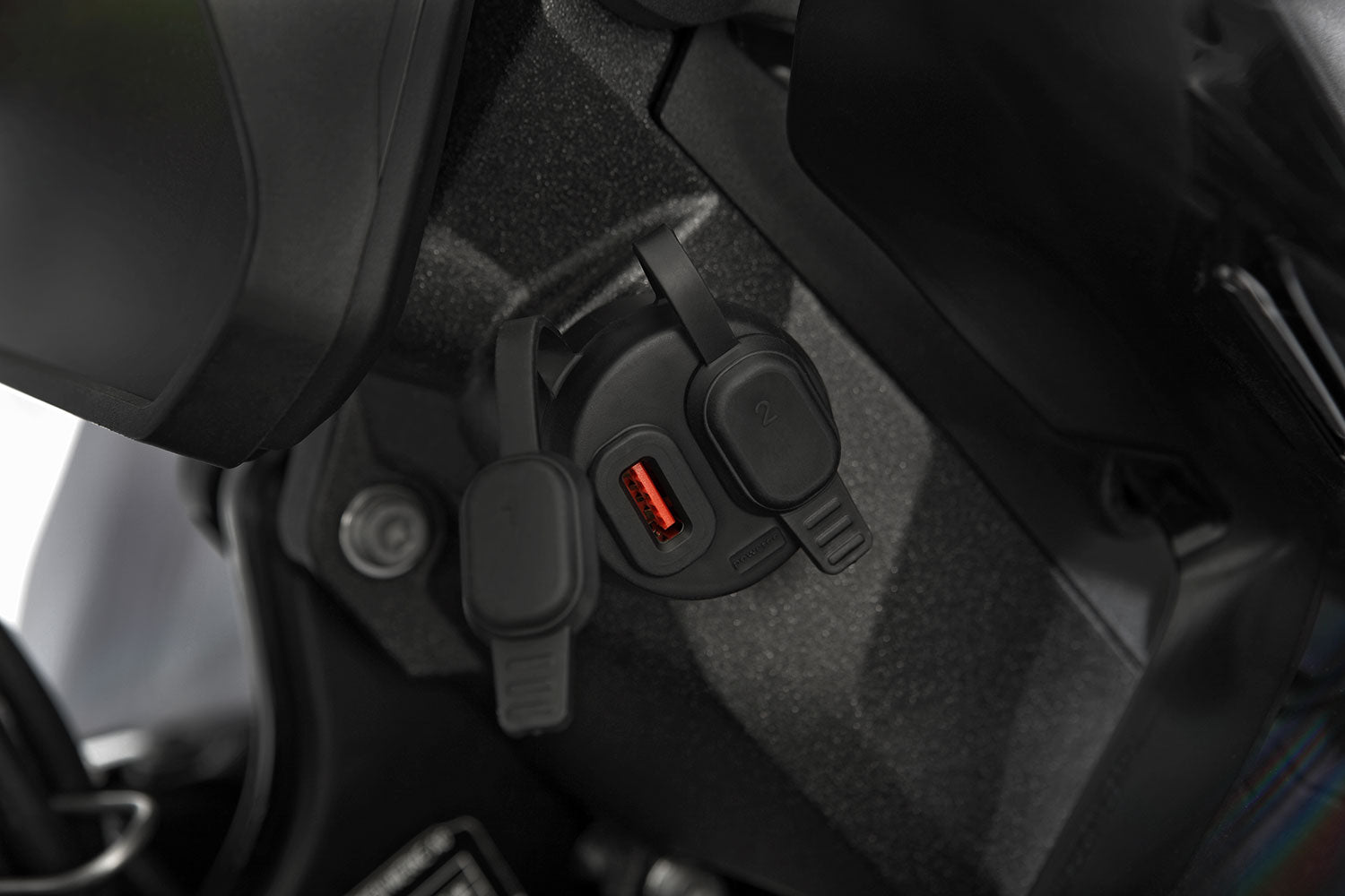 Wunderlich USB double socket USB / USB-C with socket installation R 1300 GS-13800-000