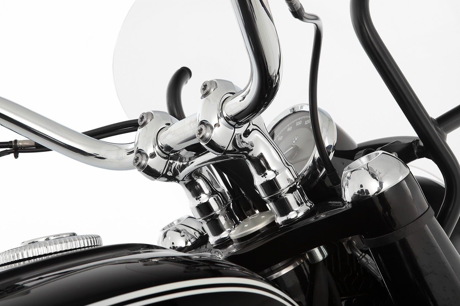Raises the handlebar base by approx. 25 mm
