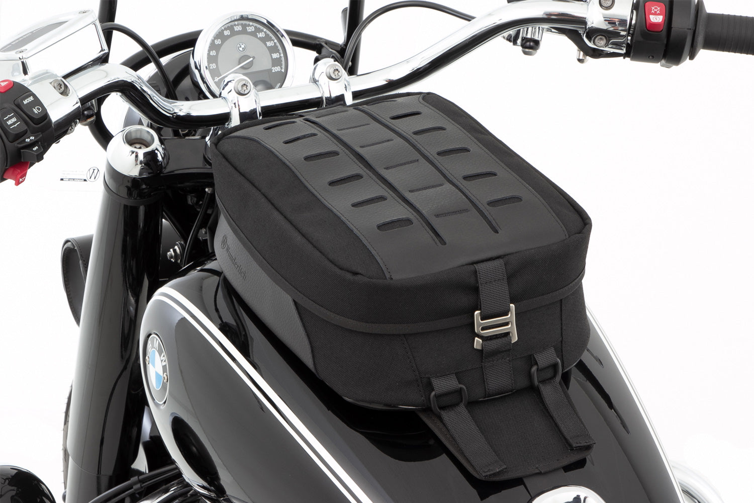 Our modern tank bag in classic design is the ideal solution for everyday riding.