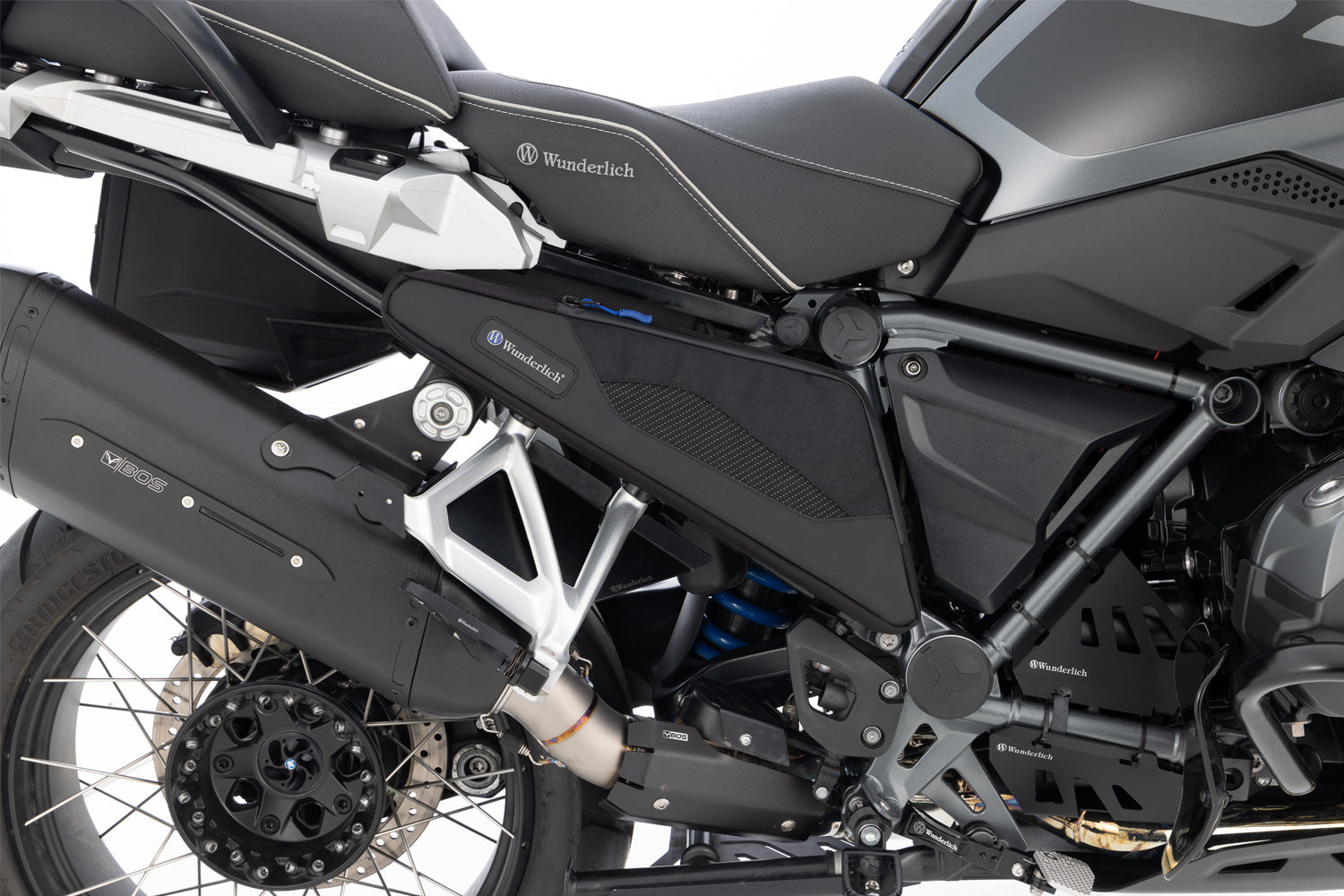 Additional luggage space on the side of the rear framework
