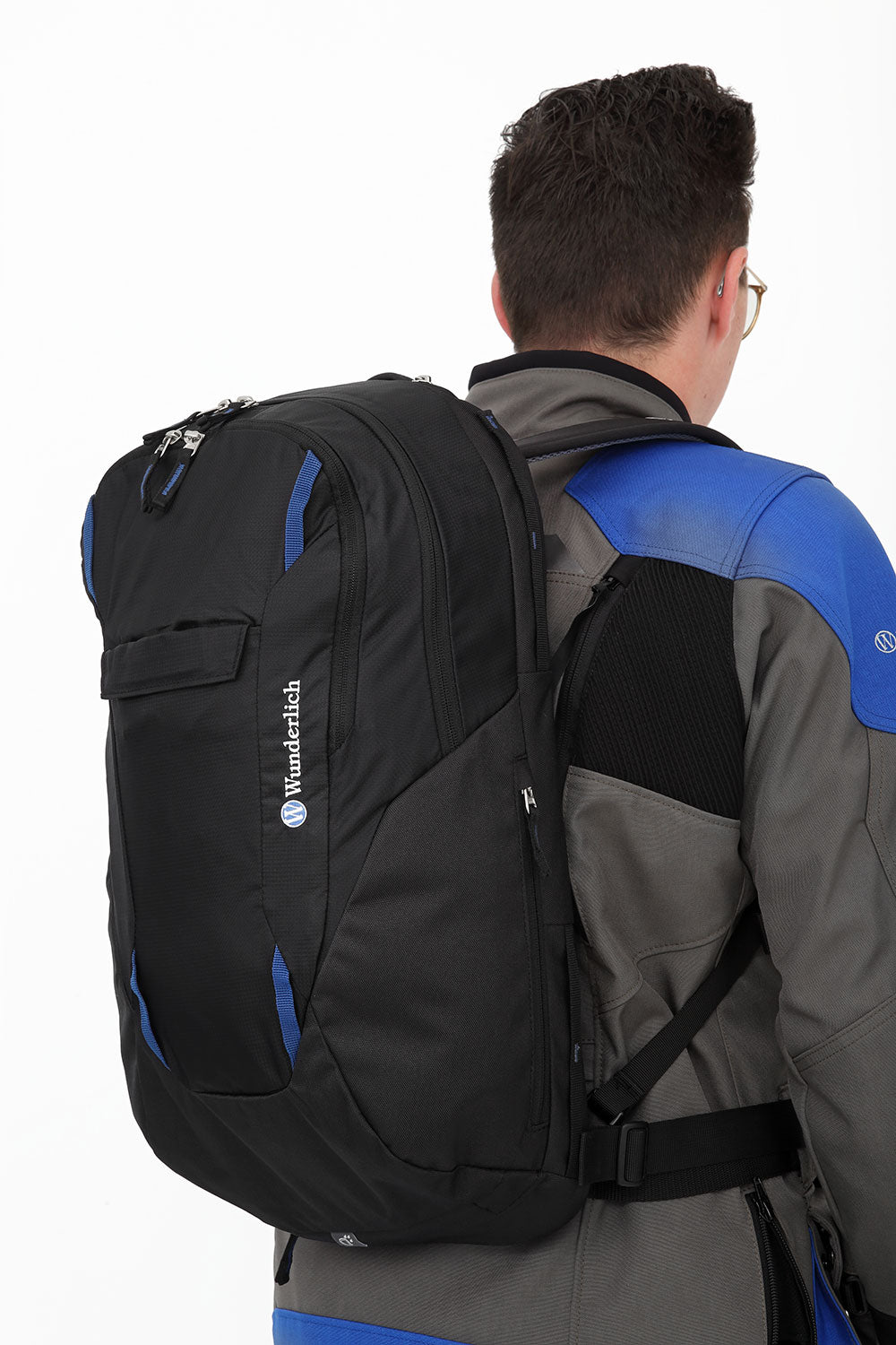 When developing the MOTO PACK, we combined our expertise with that of Deuter's backpack specialists