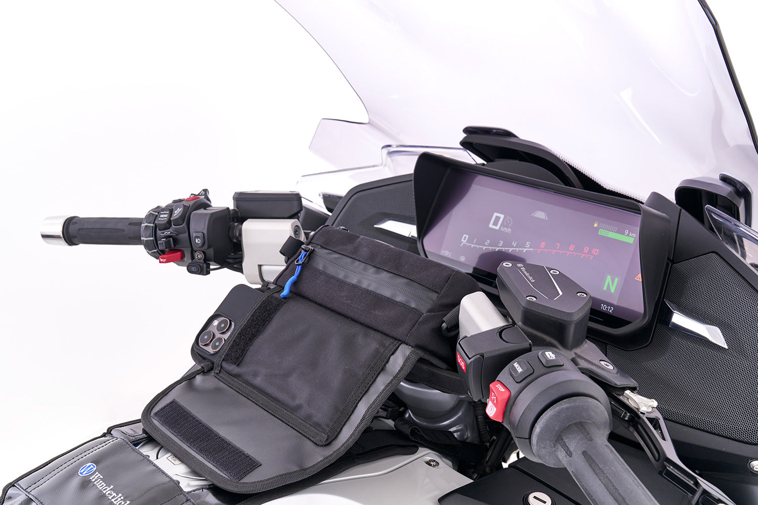 For everything that needs to be quickly to hand on the go, but should also be optimally protected