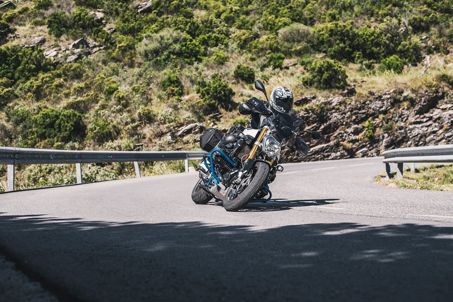 Better readability of the instruments in sunlight - complete your BMW ✔ Premium components ✔ Integrated design ➜ Order now