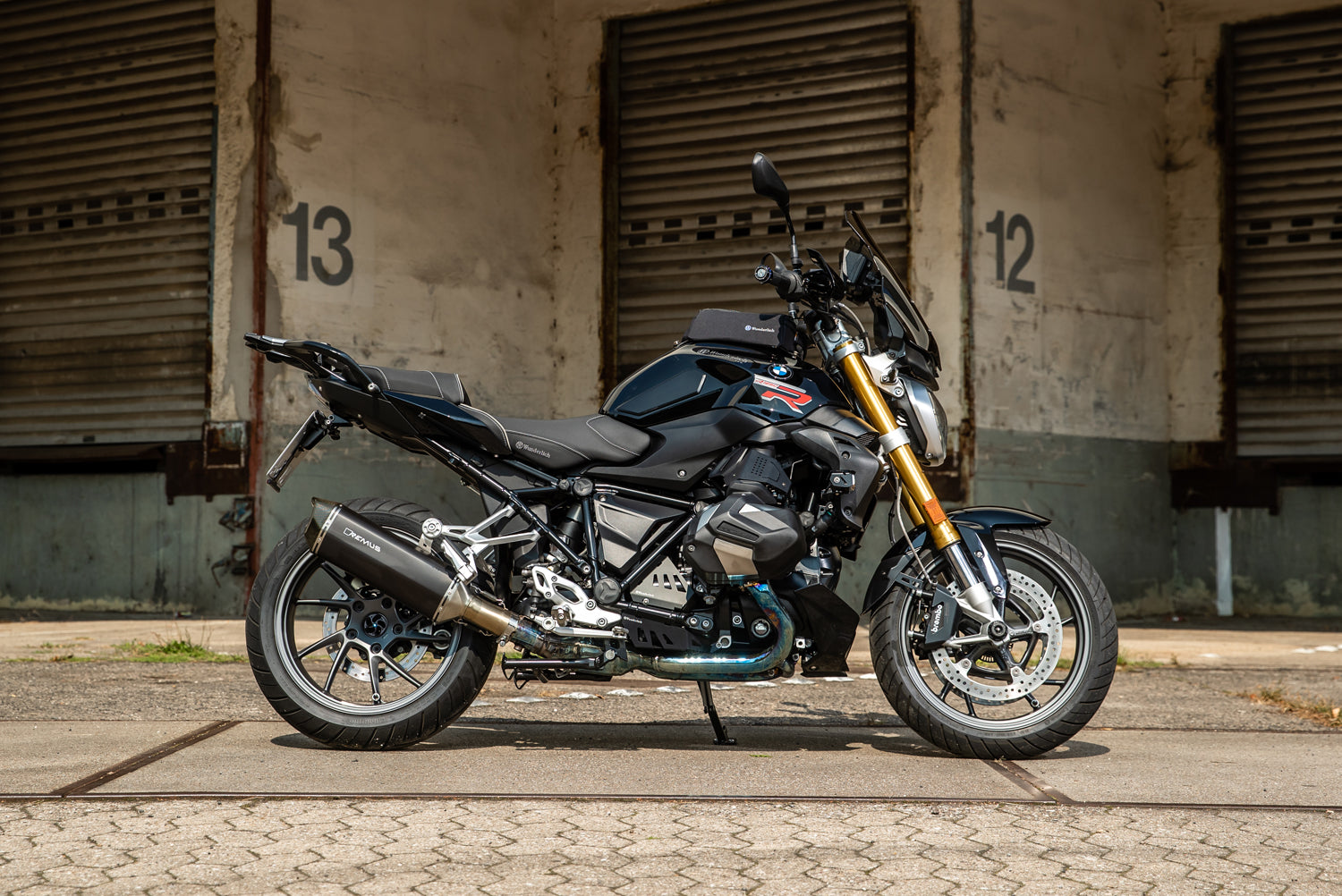 Wunderlich Navigation Holder for Original Navigator R 1250 R - complete your BMW ✔ Premium components ✔ Integrated design ➜ Order now