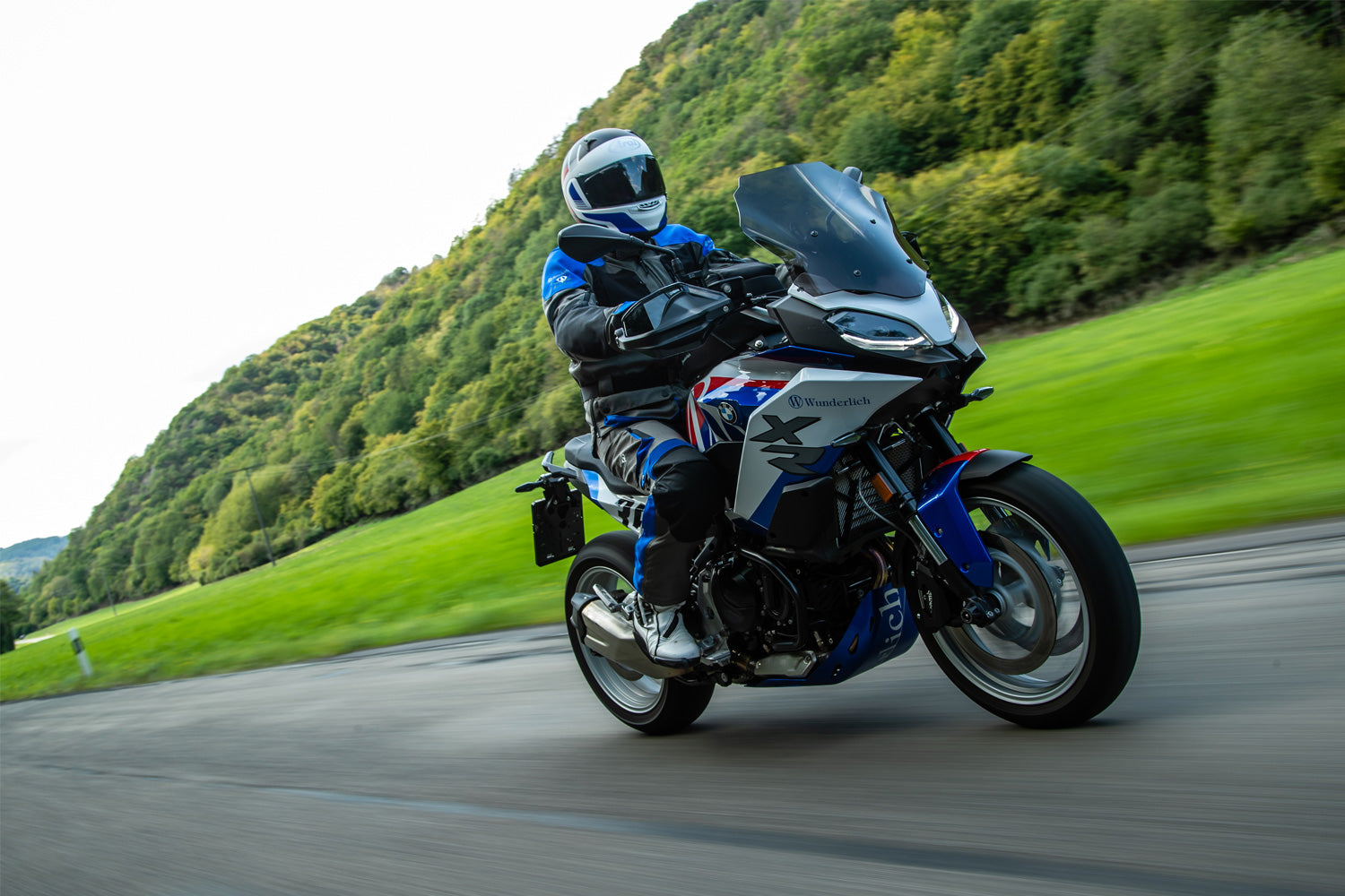 Wunderlich universal device carrier F 900 XR - complete your BMW ✔ Premium components ✔ Integrated design ➜ Order now