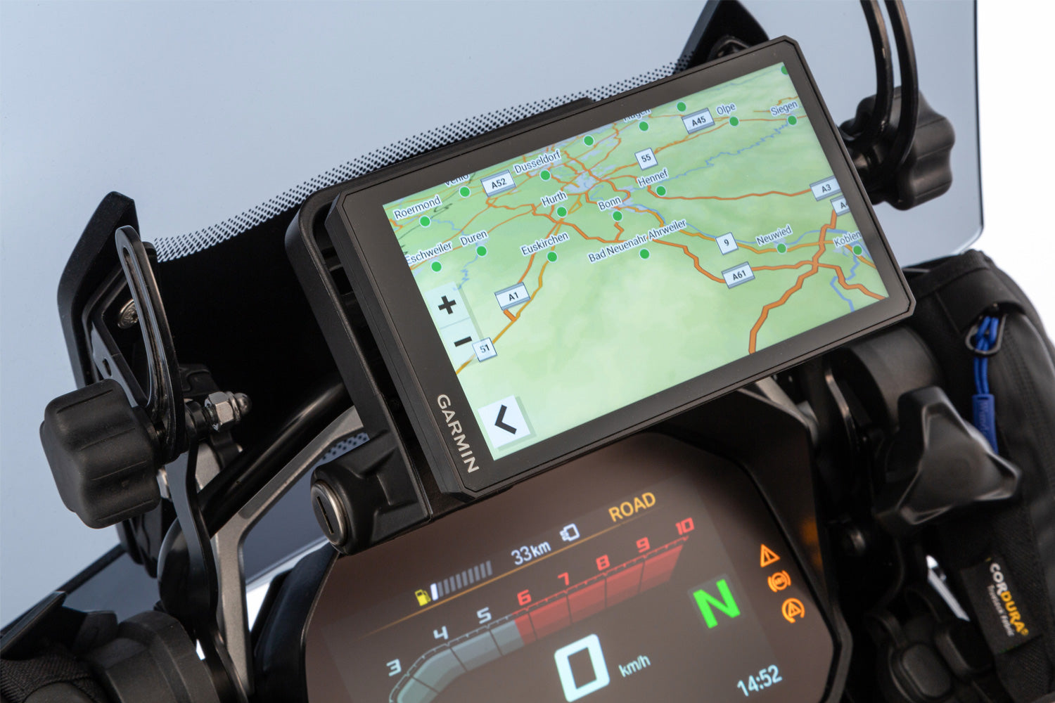 For secure, theft-proof mounting of navigation devices