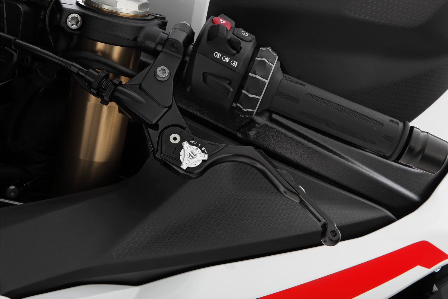 The grip can be individually adjusted to your own needs, habits or preferences perfectly and precisely.