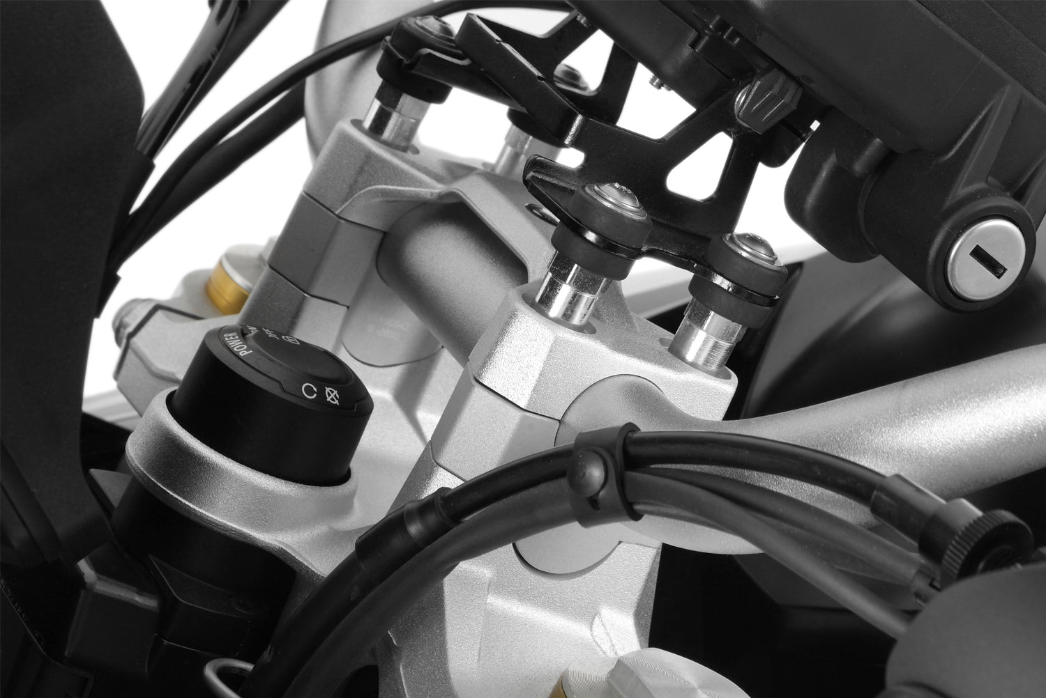 Wunderlich 20 mm handlebar riser for BMW F 850 GS. Better handling and direct riding experience, individual sitting position, more comfort.