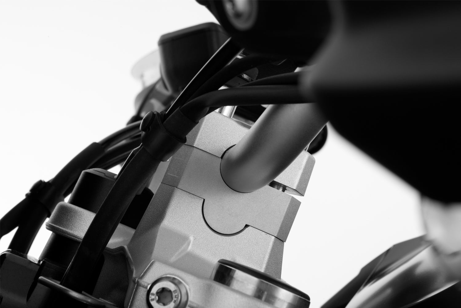 Wunderlich ERGO handlebar riser for models with BMW sat nav F 750 GS / F 800 GS - complete your BMW ✔ Premium components ✔