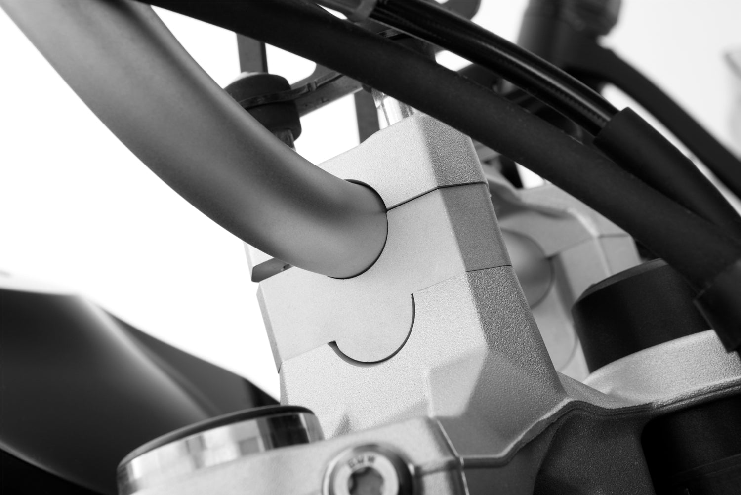 Wunderlich ERGO handlebar riser for models with BMW sat nav F 750 GS / F 800 GS - complete your BMW ✔ Premium components ✔