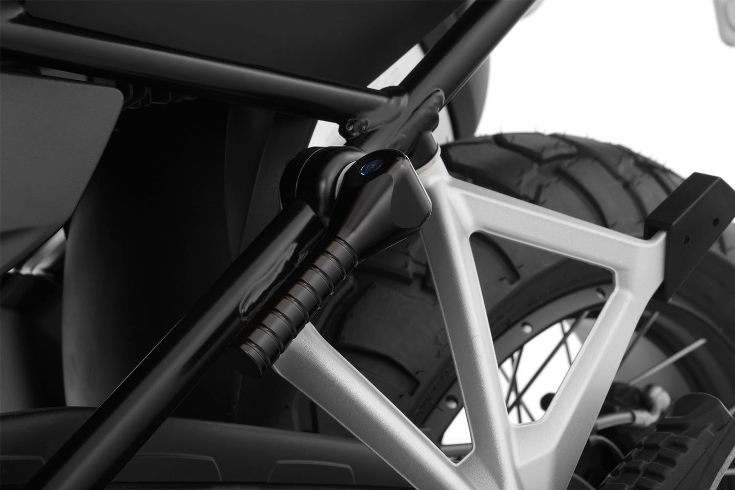 This foldable jack lever mounts on the left of the frame via a solid, fitted console