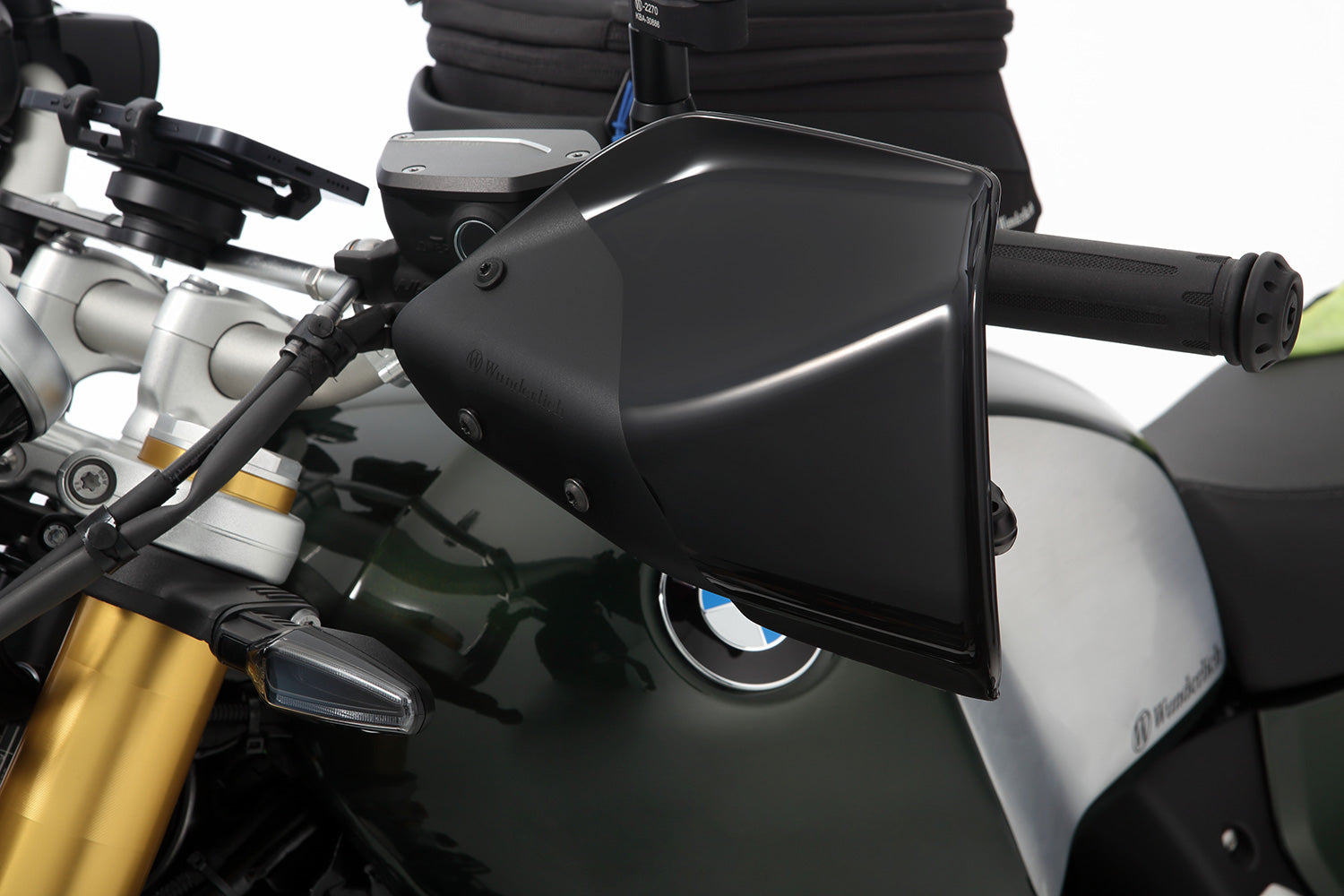 These hand guards offer maximum protection from cold, rain, or dirt.