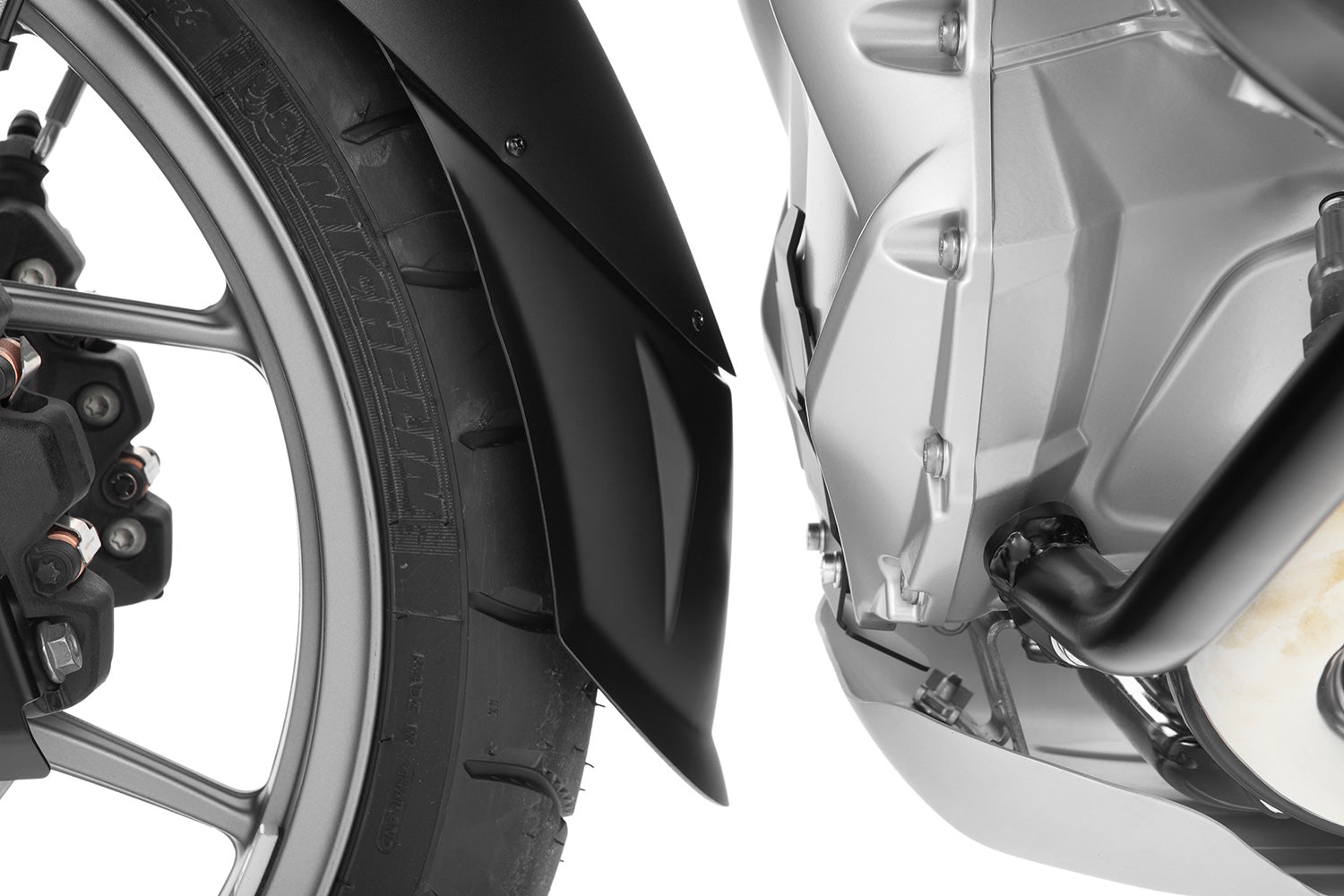 Wunderlich »EXTENDA FENDER« for BMW R 1200/1250 GS LC, protecs the headers and the engine from demage and dirt.