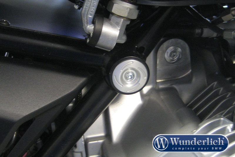 Rear engine mounting capsc provide the G 650 X Country with a small highlight, but also have a practical purpose.