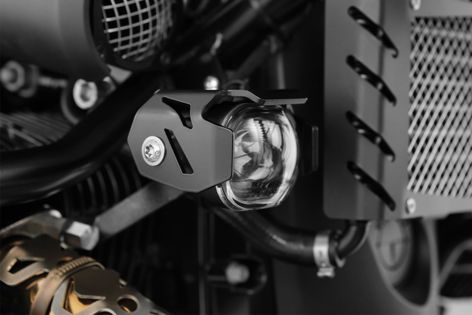 »MICROFLOOTER« LED auxiliary headlight R nineT/ R nineT Scrambler for 100% even area illumination