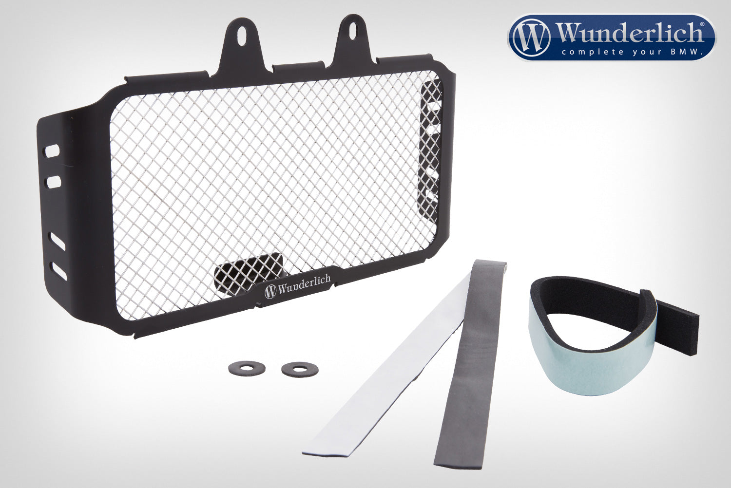 The oil cooler protection grille »EXTREME« for the BMW provides effective protection and ensures optimal long-term cooling air flow.