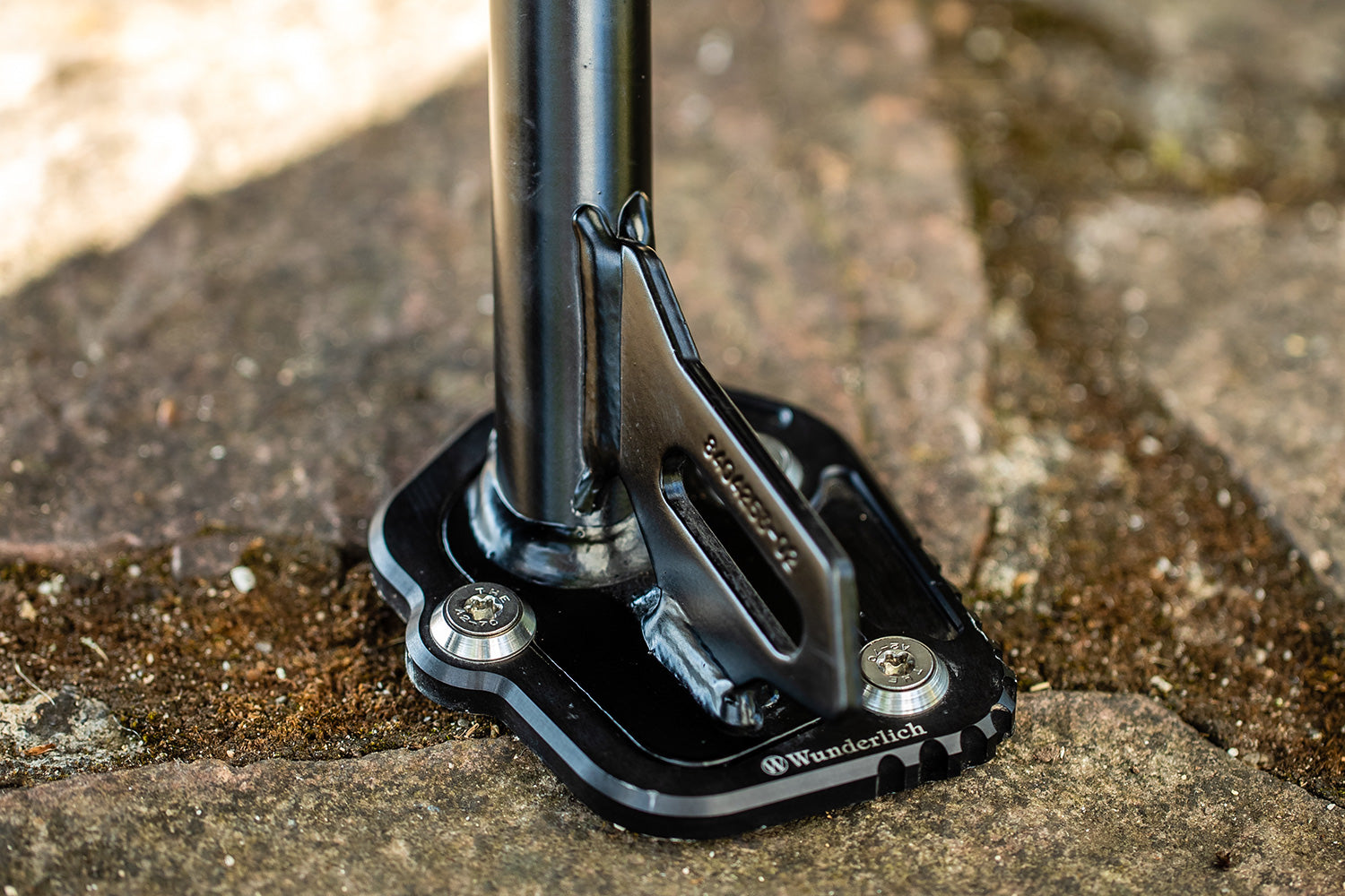 High machine stability on all surfaces thanks to a more than 100% larger surface enlargement.
