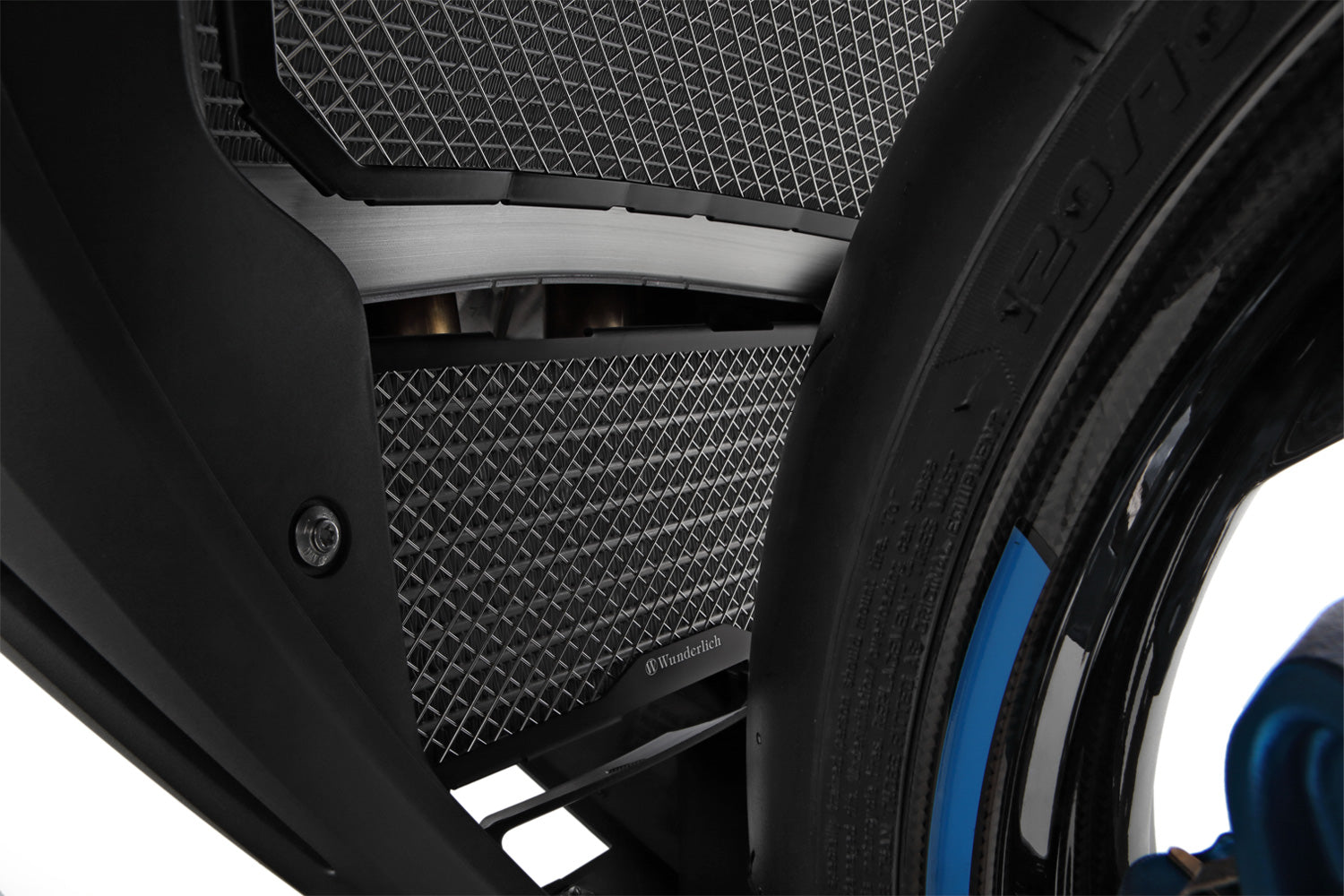 Prevents damage and heavy dirt from foreign bodies thrown up by the front wheel