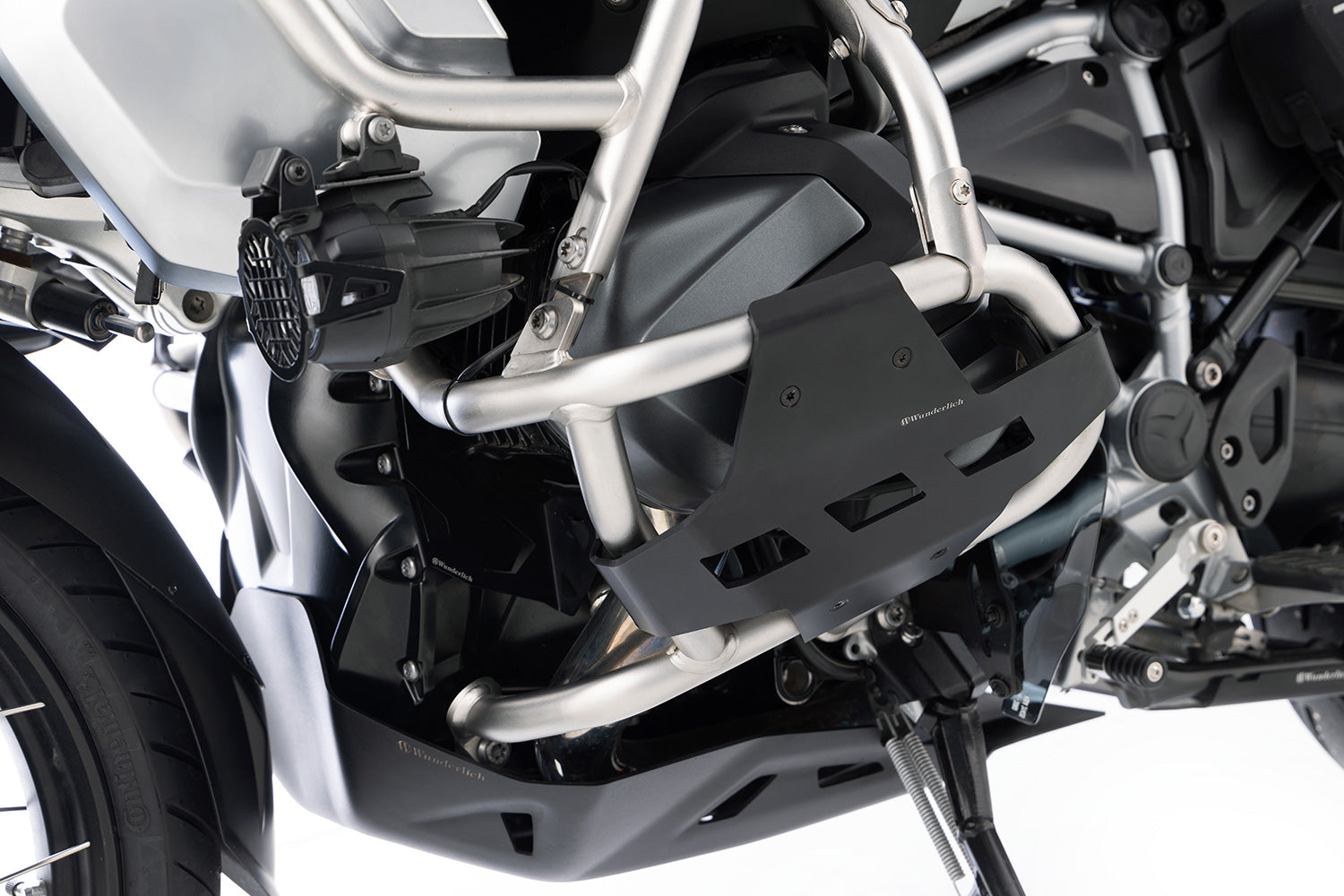 Comprehensive protection for the cylinder heads, valve covers and the original engine protection bar