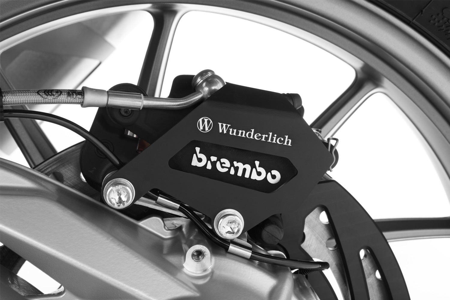 The brake calipers are transformed by this elaborately made cover into real eye-catchers as well as benefiting from additional protection