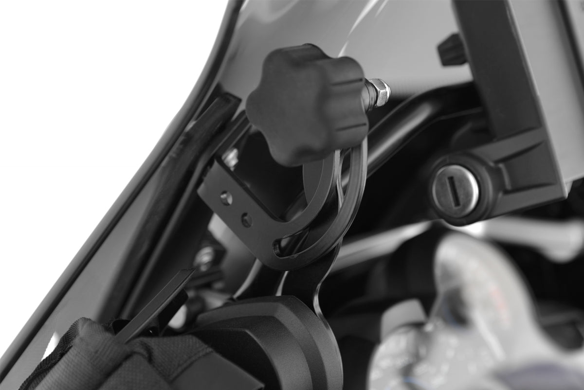 The Wunderlich windshield »MARATHON« with windshield reinforcement on both sides provides incomparable comfort when touring