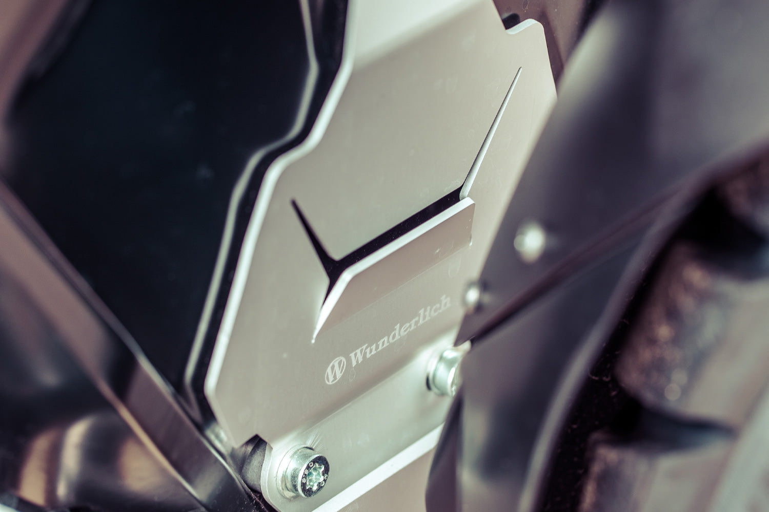 Engine housing protection bmw r1200gs lc from wunderlich - protects the lc engine reliable from demage
