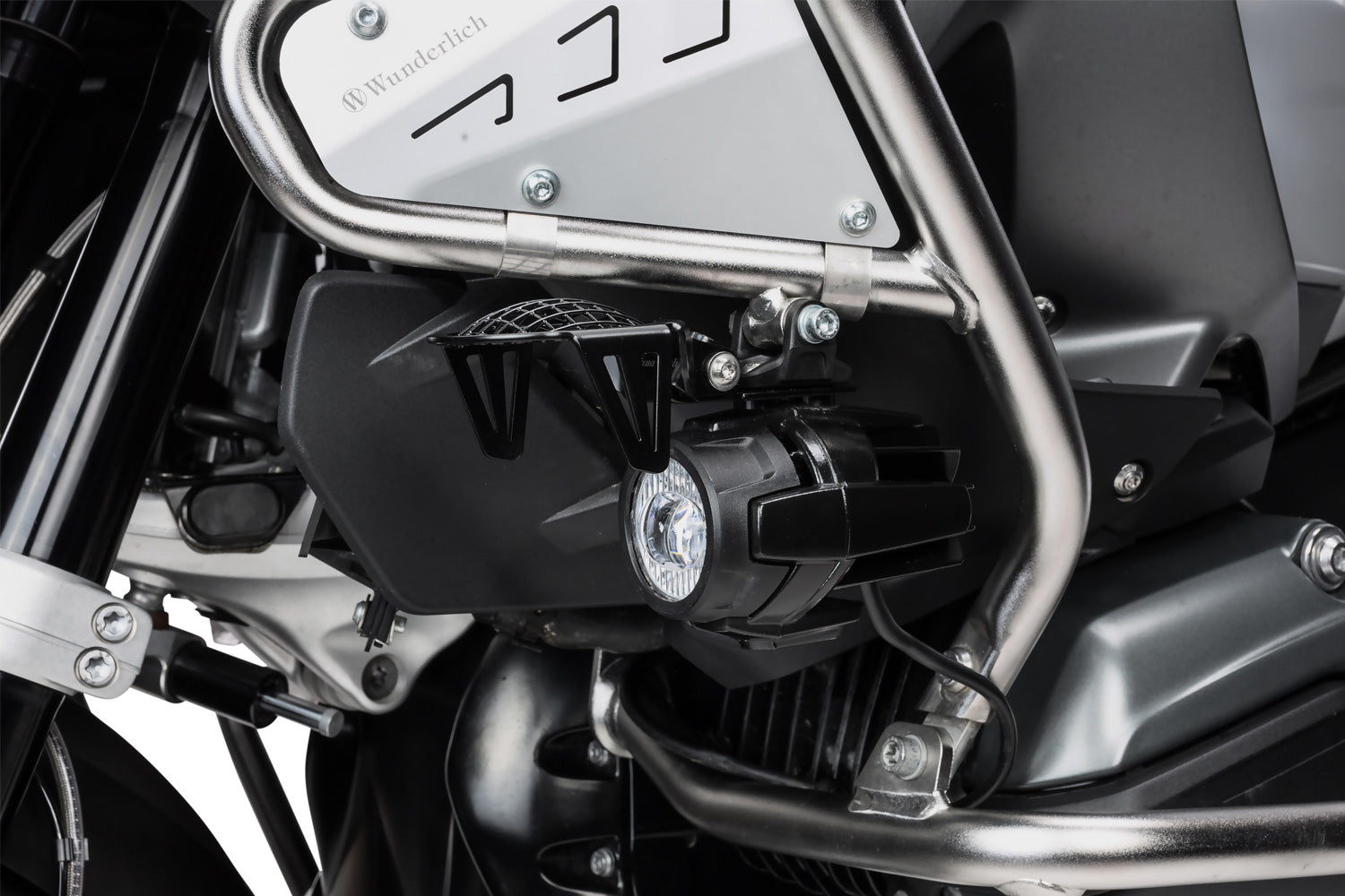 Wunderlich auxiliary light protection grille for BMW R 1200 GS LC protects even from violent impacts.