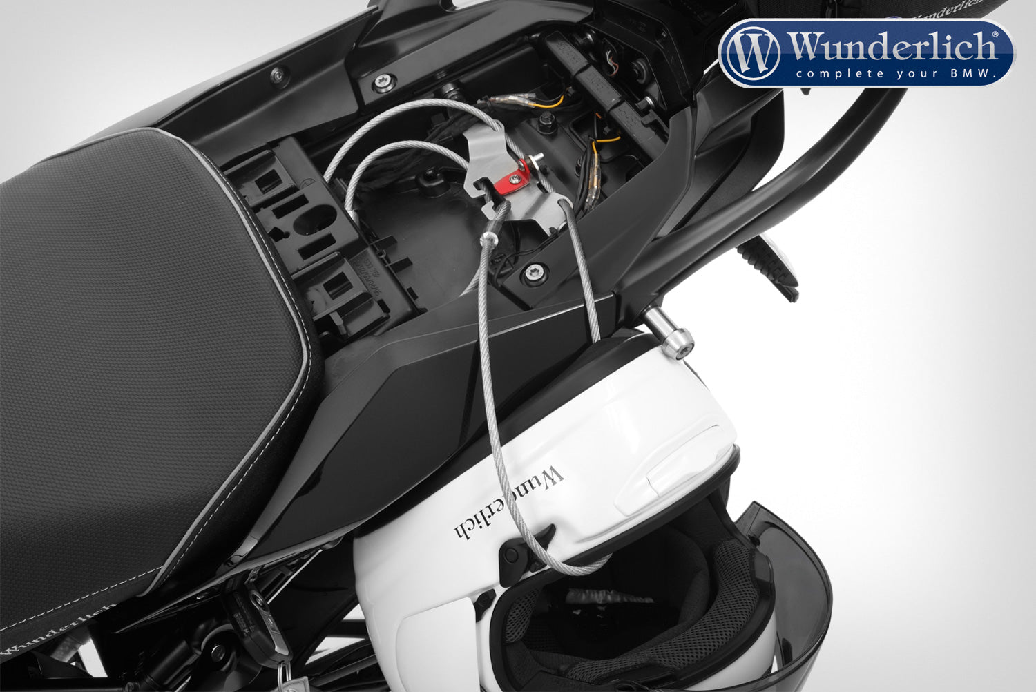 A secure yet easy-to-use handy helmet lock for the R 1250 R.