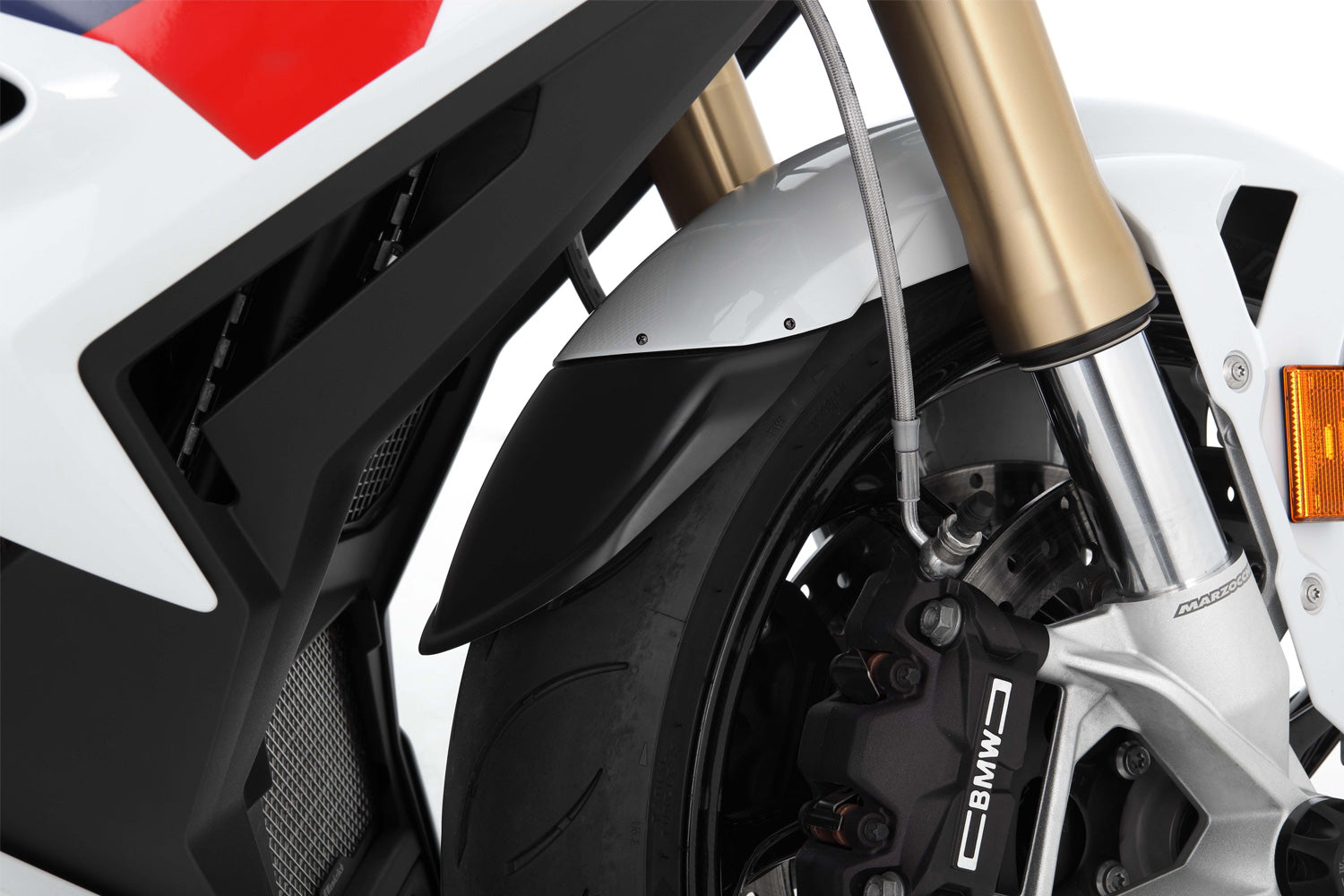Wunderlich fender extension made of high-quality, weatherproof ABS plastic. Comprehensive protection for man and machine.