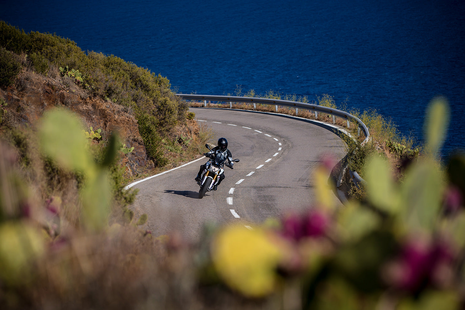 Wunderlich windshield touring G 310 R - complete your BMW ✔ Premium components ✔ Integrated design ➜ Order now