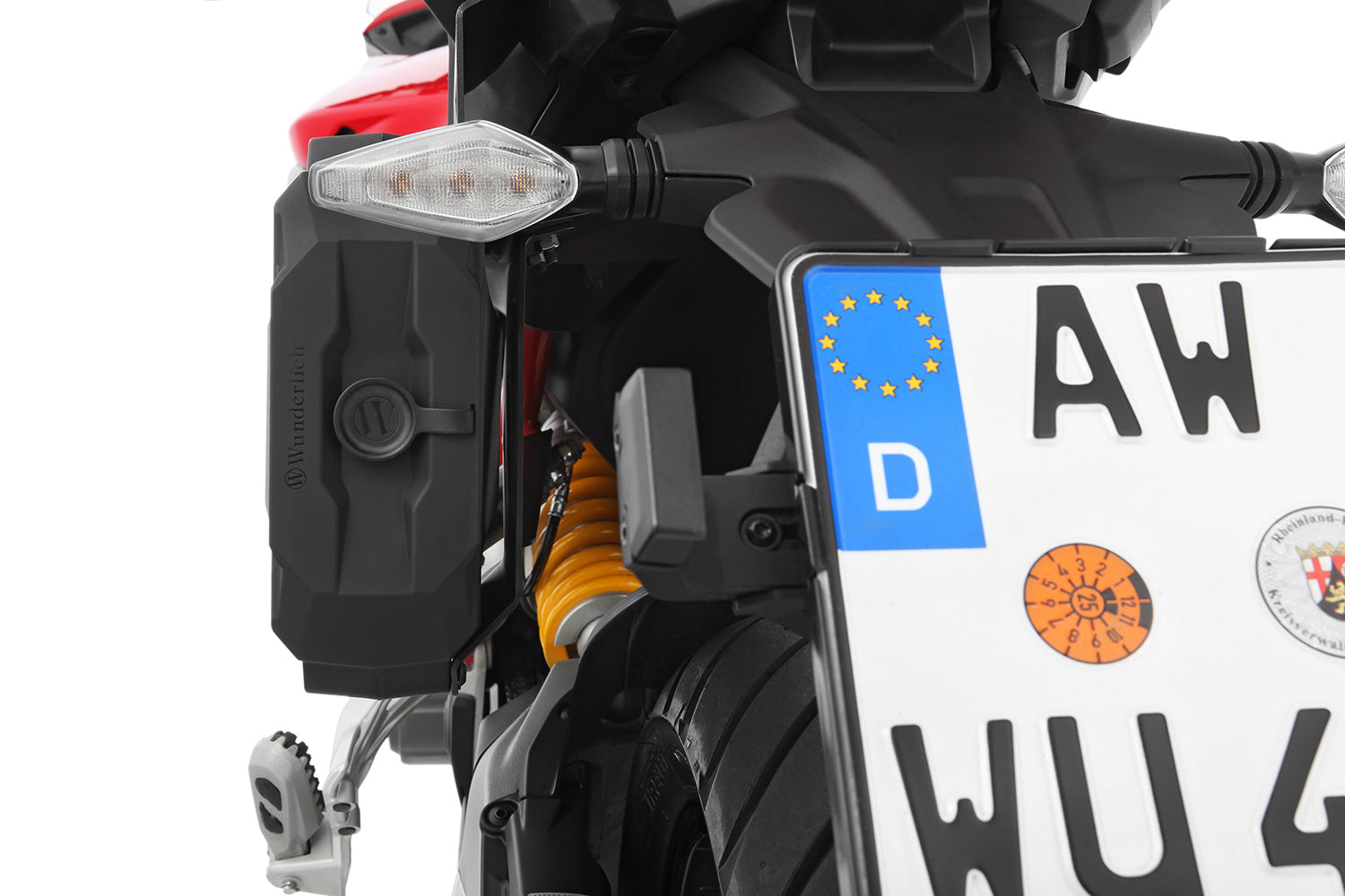 Tailored tool box for various bits and pieces for BMW - space-saving, integrated assembly