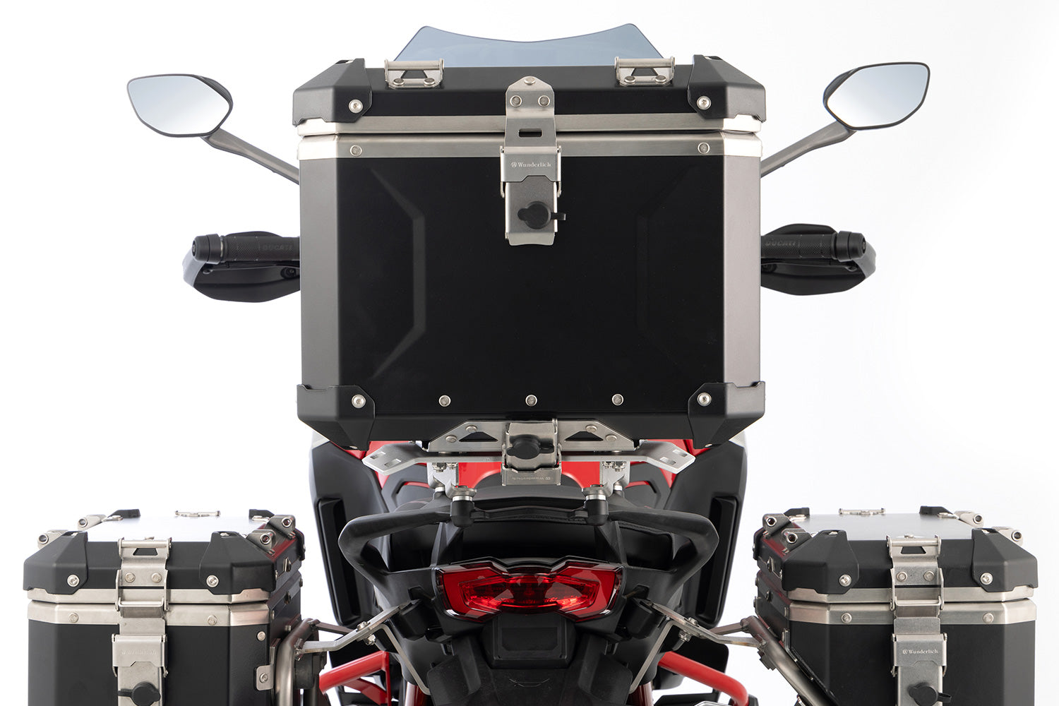 Sturdy, light and stylish aluminium cases add truly special comfort to every rider on any tour.