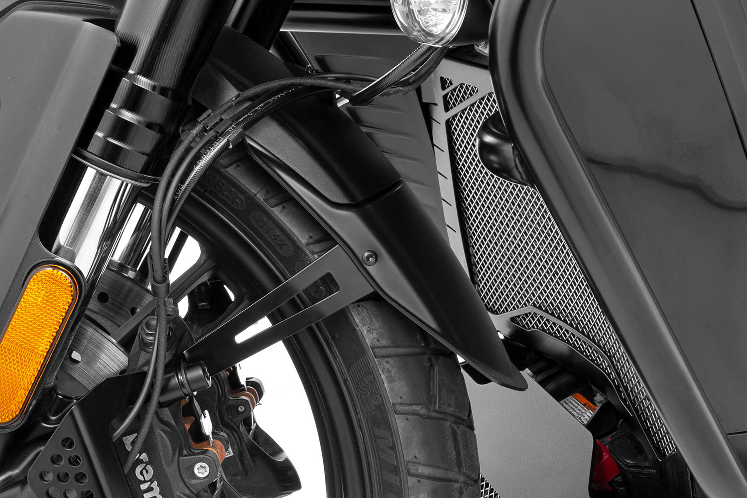 Wunderlich fender extension made of high-quality, weatherproof ABS plastic. Comprehensive protection for man and machine.