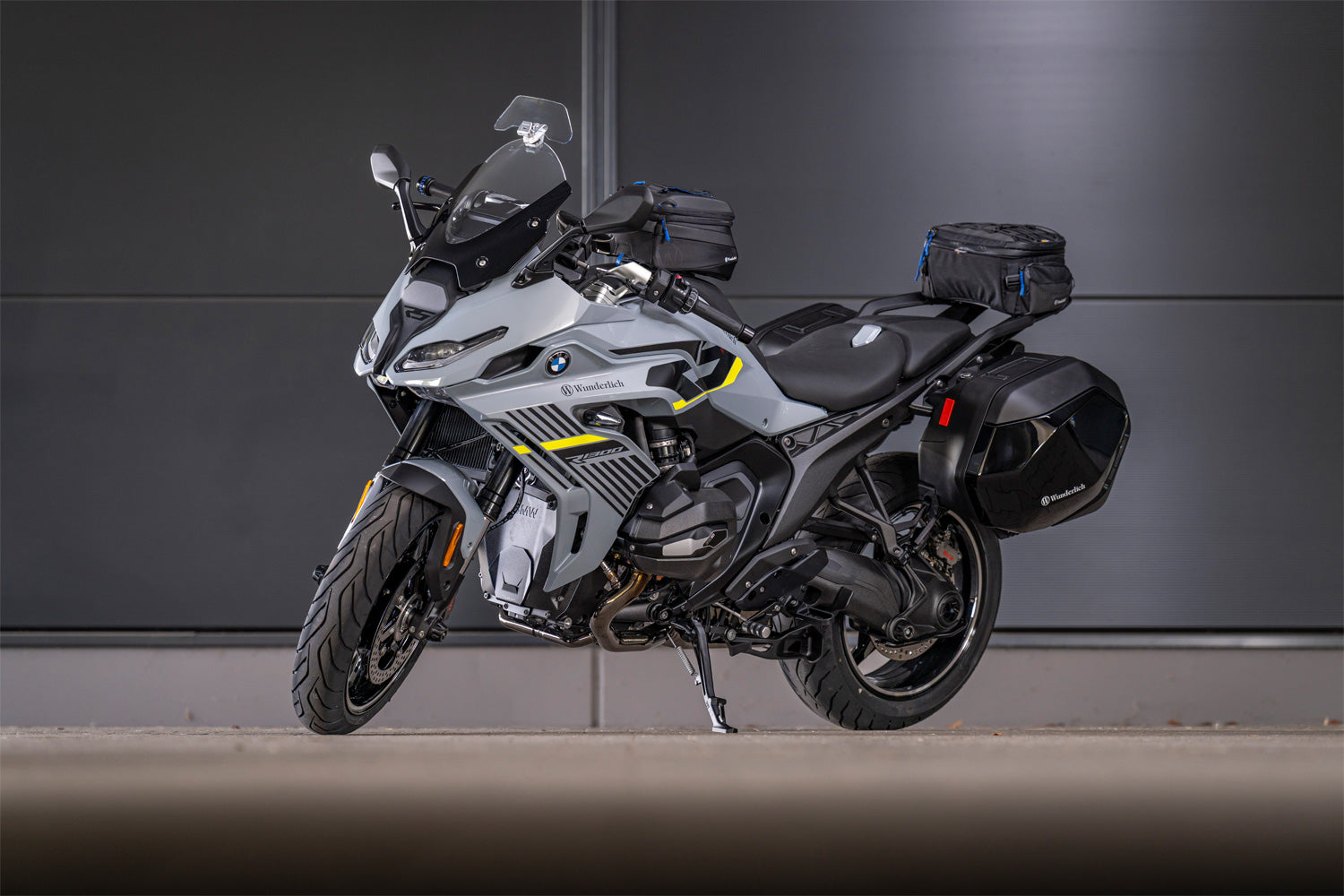 Wunderlich DOUBLESHOCK axle protection pads R 1300 - complete your BMW ✔ Premium components ✔ Integrated design