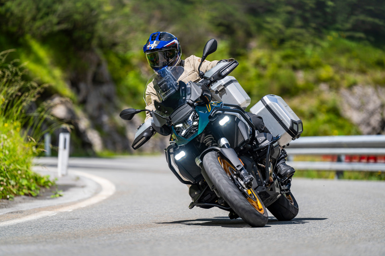 Wunderlich Wind deflector R 1300 GS - complete your BMW ✔ Premium components ✔ Integrated design ➜ Order now
