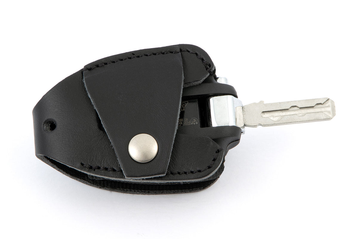 Vegetable tanned leather key pouch for the Keyless Ride key. High-quality, hand-made production.