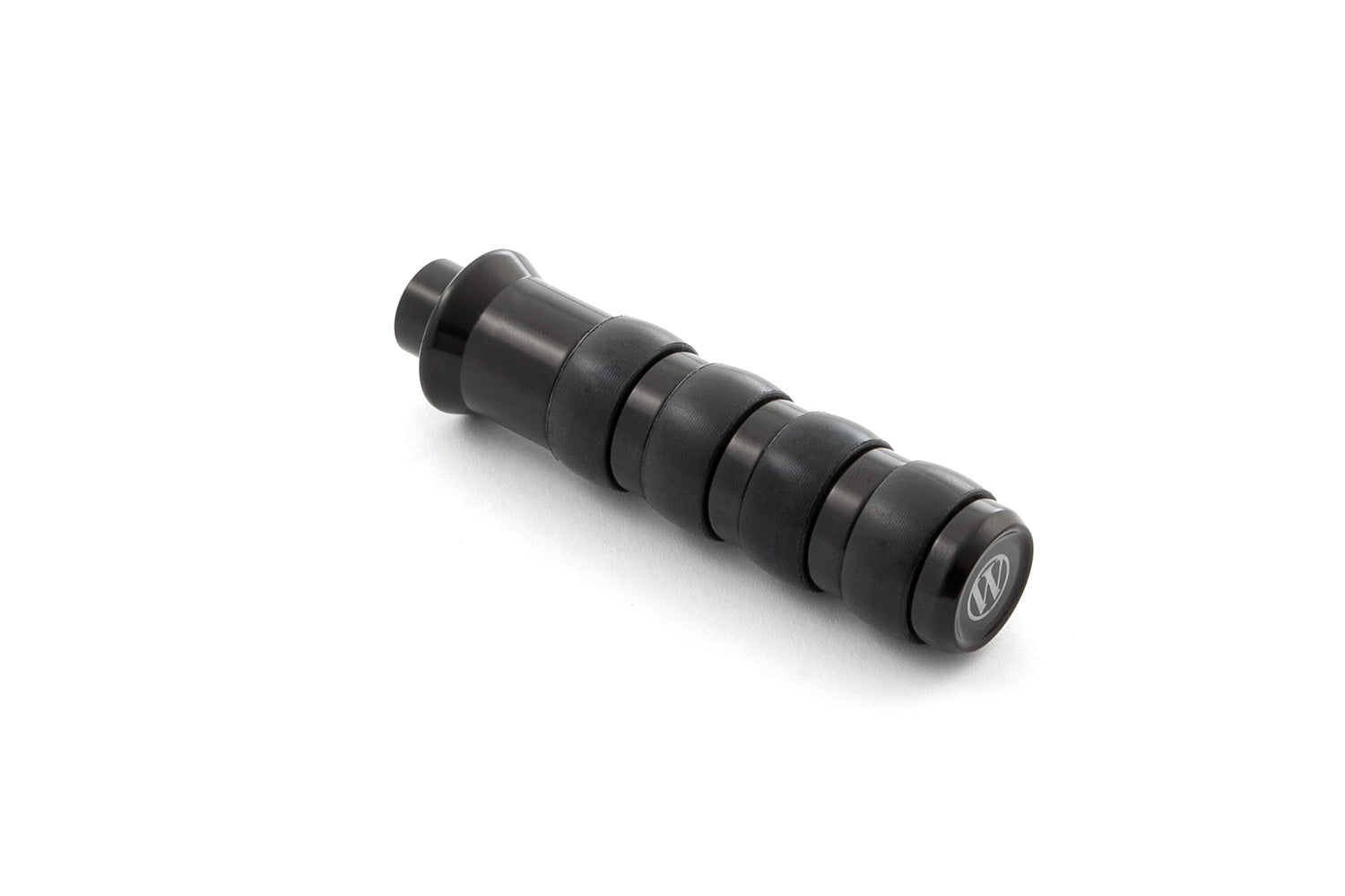 Our gear-shifter extension replaces the series standard lever. At 85 mm, it’s 30% longer (!) than the original. 