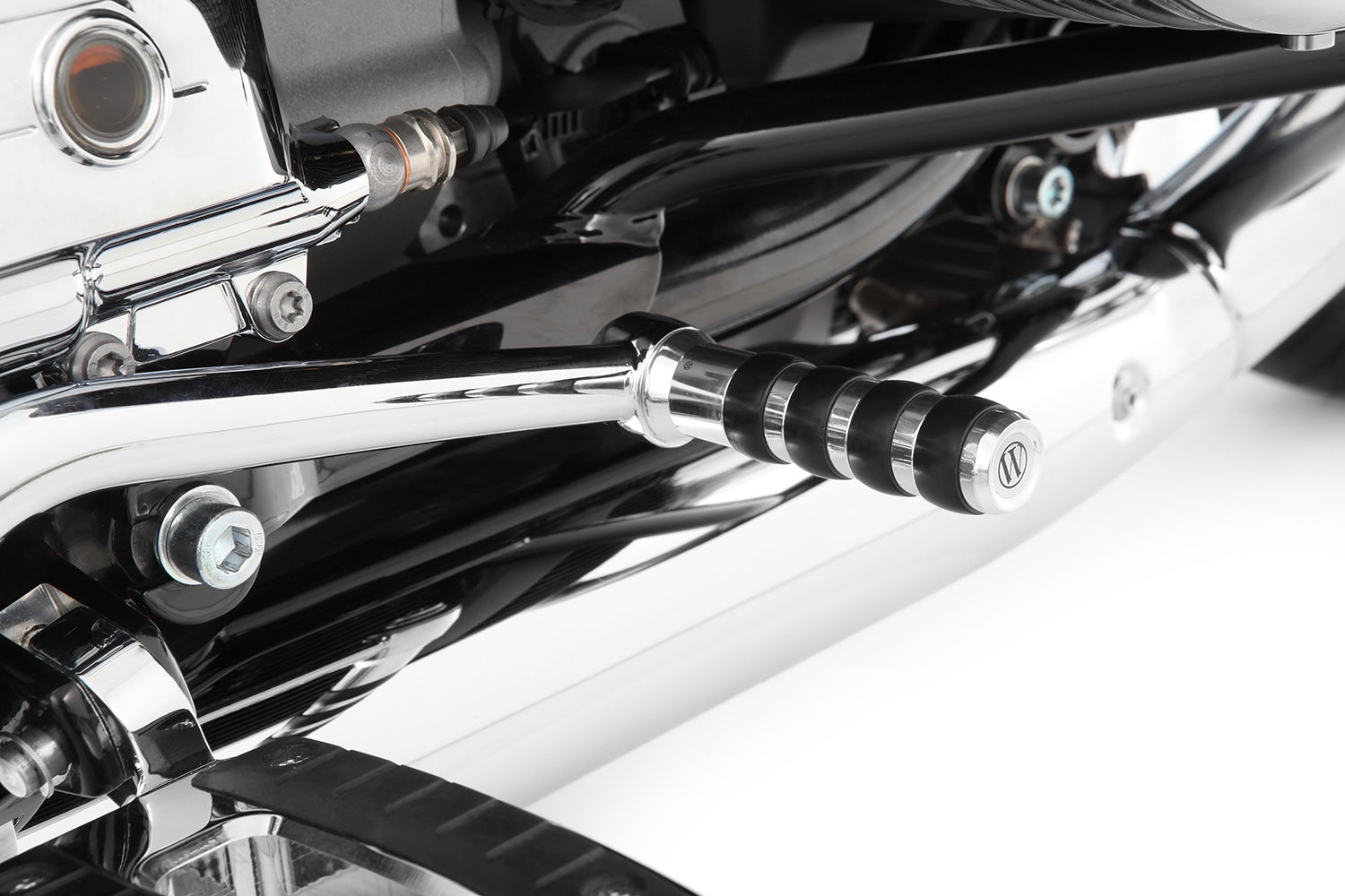 Our brake lever extension optimises the operation of the foot brake on the BMW R 18