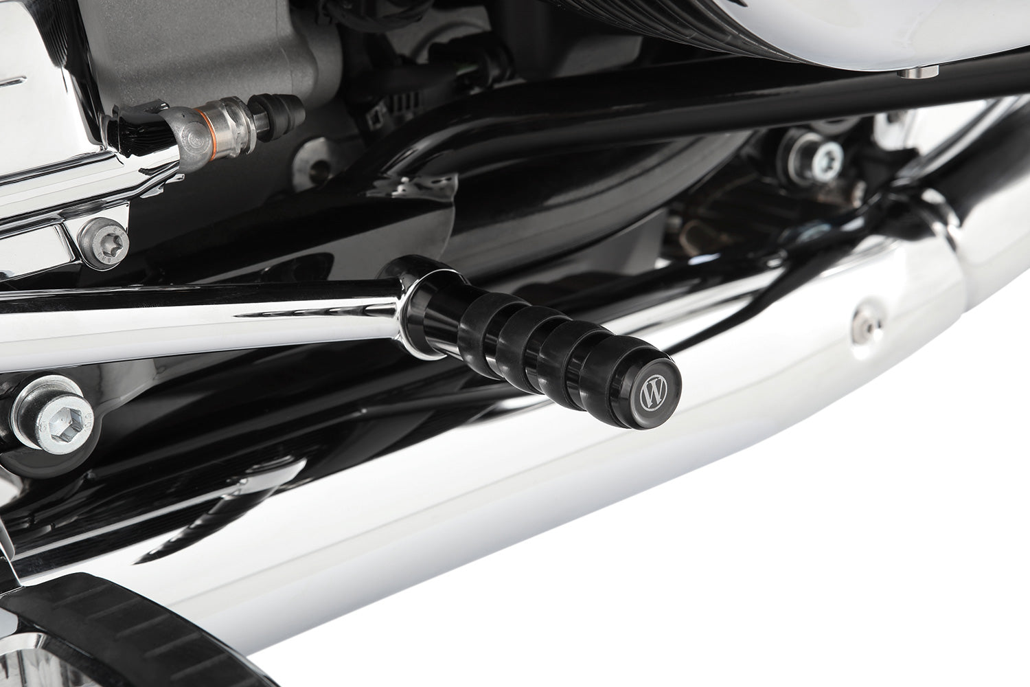 Our brake lever extension optimises the operation of the foot brake on the BMW R 18
