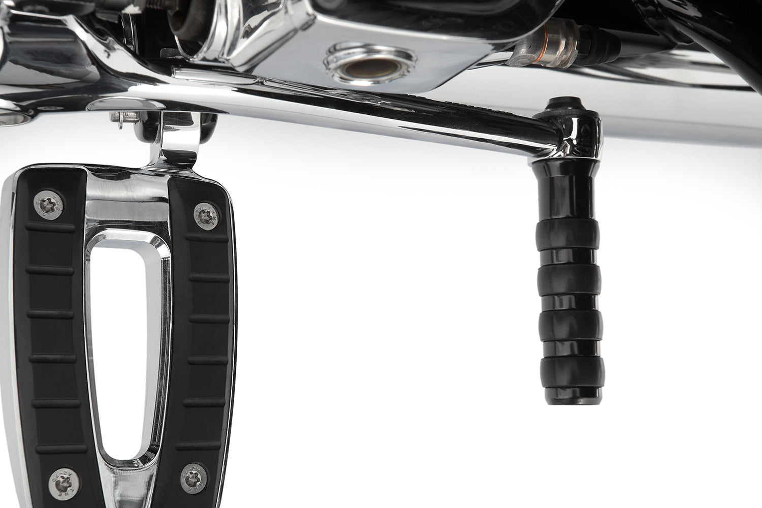 Our brake lever extension optimises the operation of the foot brake on the BMW R 18
