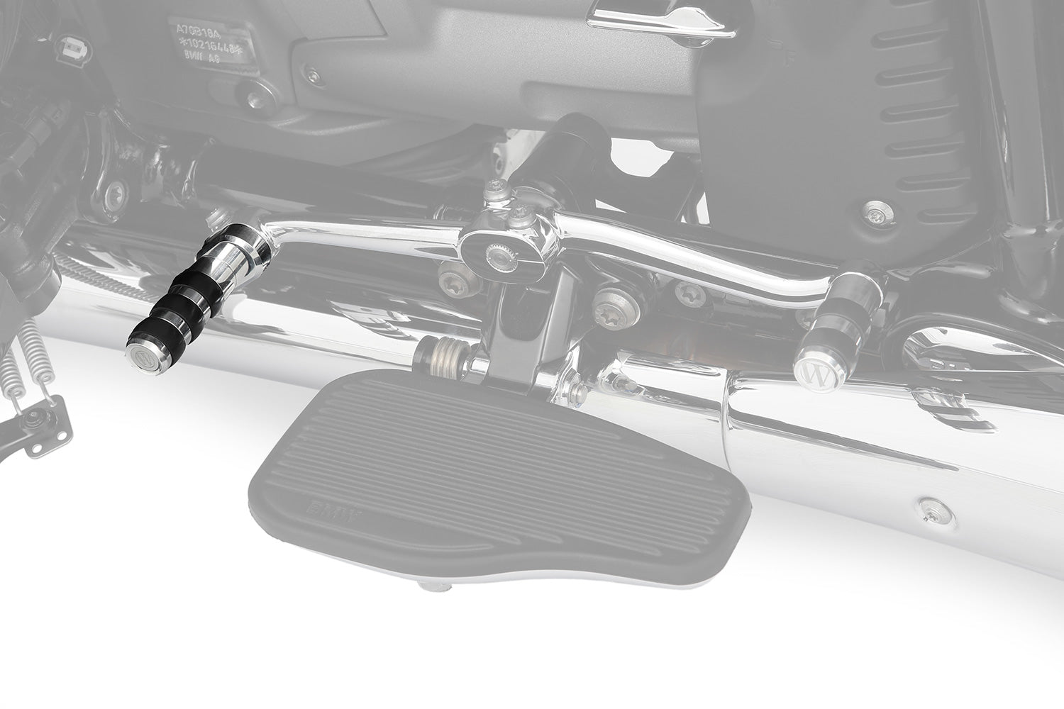 Our gear-shifter extension replaces the series standard lever. At 60 mm, it’s 50% longer (!) than the original.