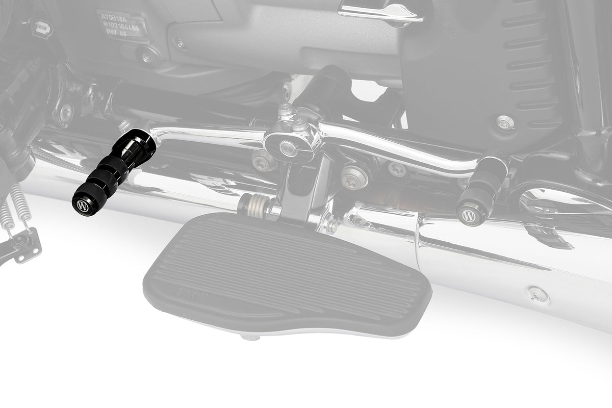 Our gear-shifter extension replaces the series standard lever. At 60 mm, it’s 50% longer (!) than the original.