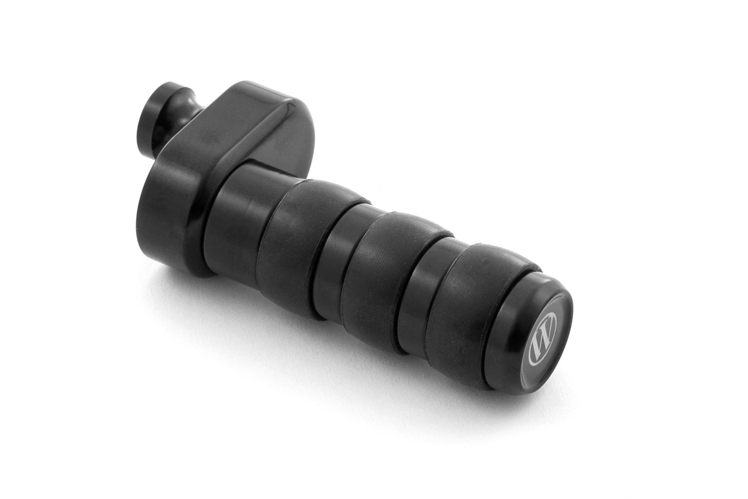 Our gear-shifter extension replaces the series standard lever. At 60 mm, it’s 50% longer (!) than the original.