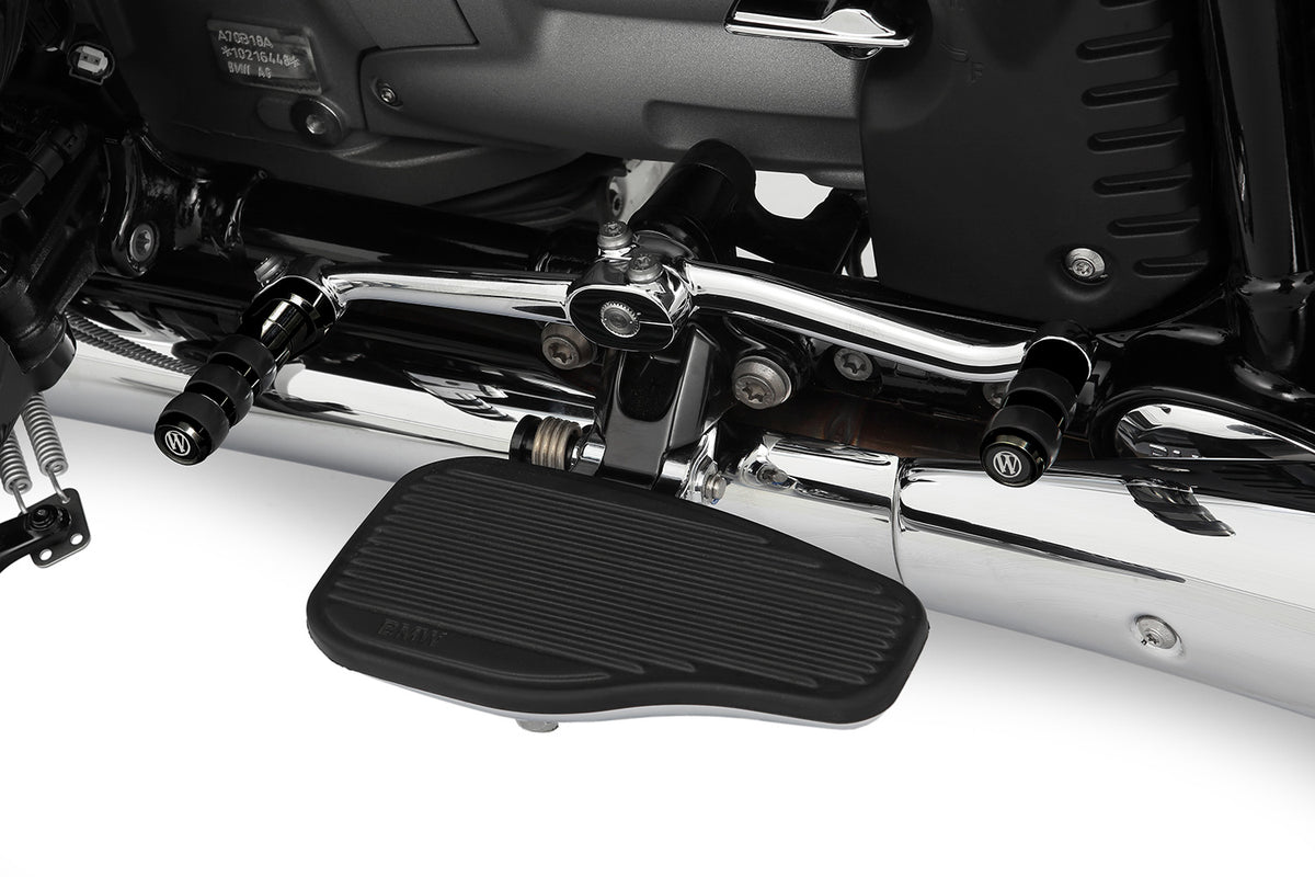 Our gear-shifter extension replaces the series standard lever. At 50 mm, it’s twice as long (!) as the original.