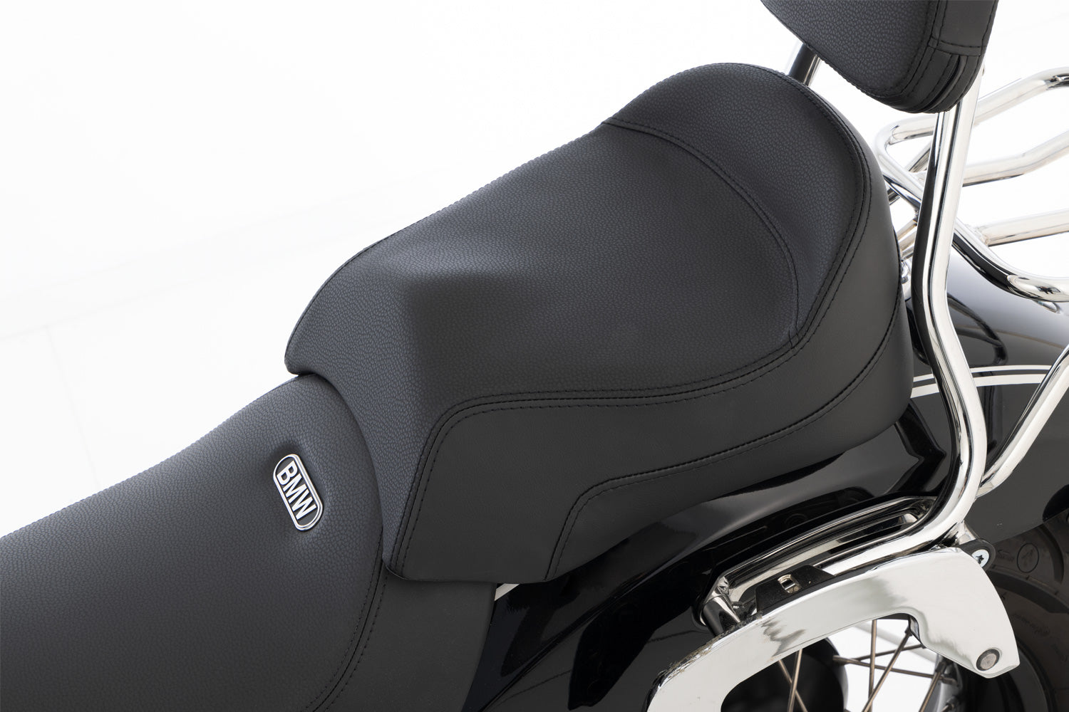 A relaxed and active riding experience adds a definite plus to passive safety