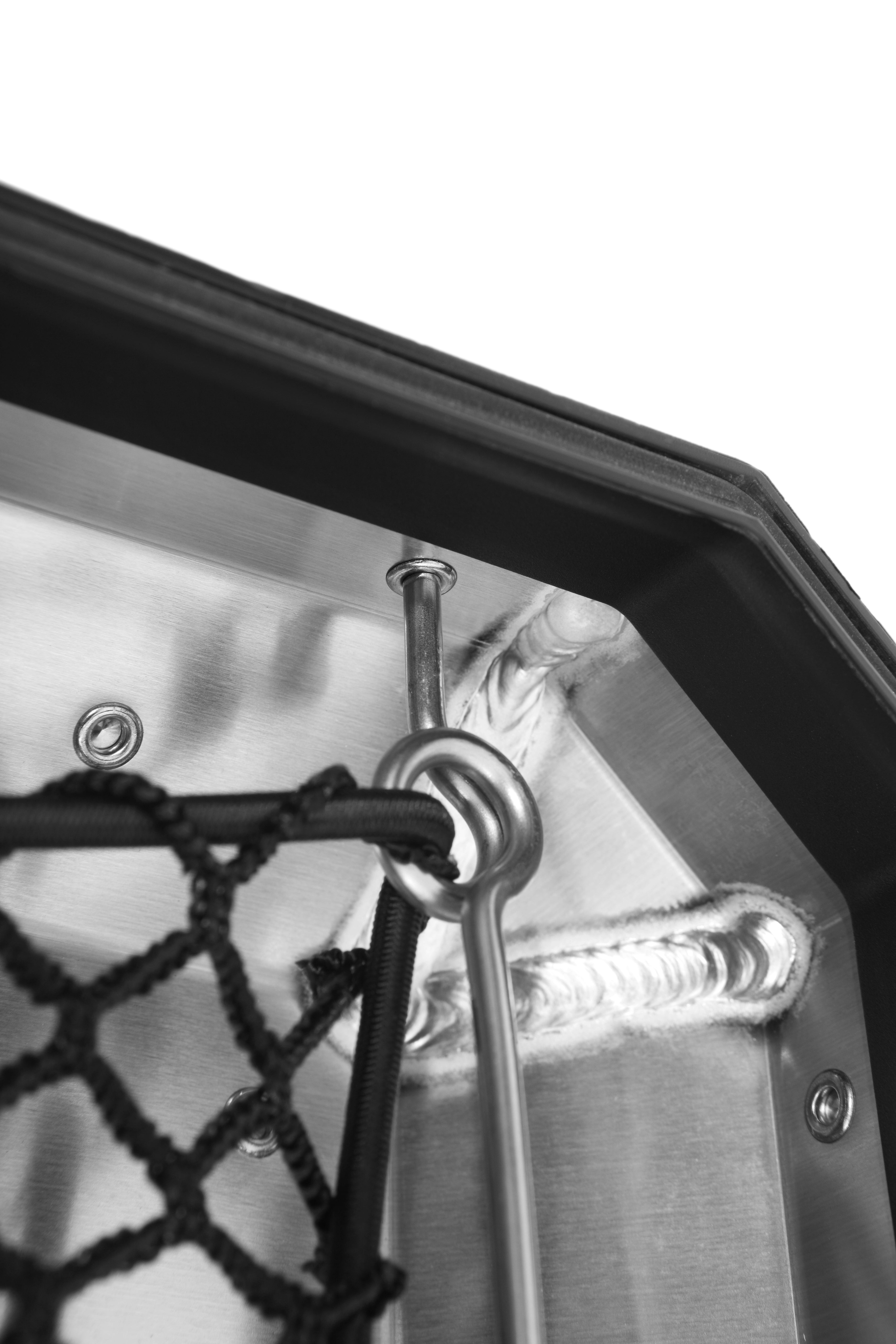 You can store additional luggage in the cover of the original aluminium topcase and have it ready to hand right after opening