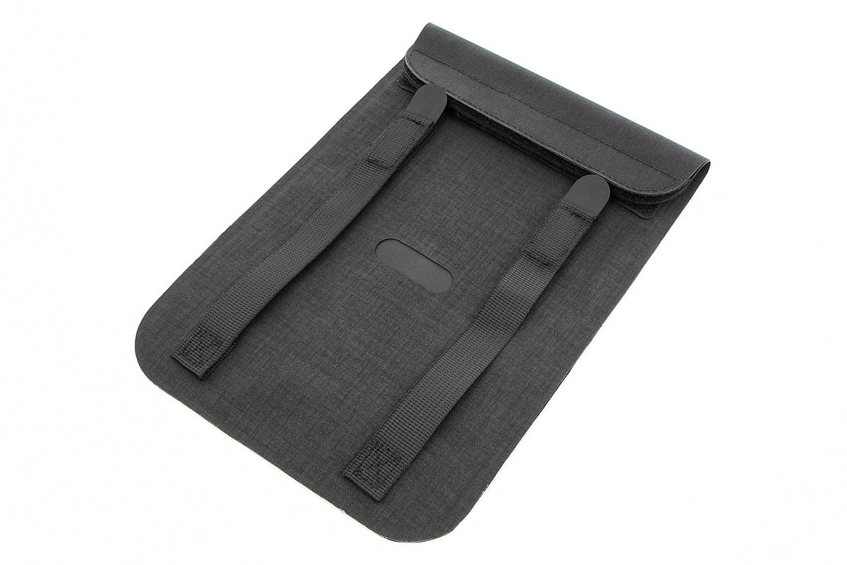 Universal, rainproof map holder for storing maps or documents, smartphones and navigation devices.